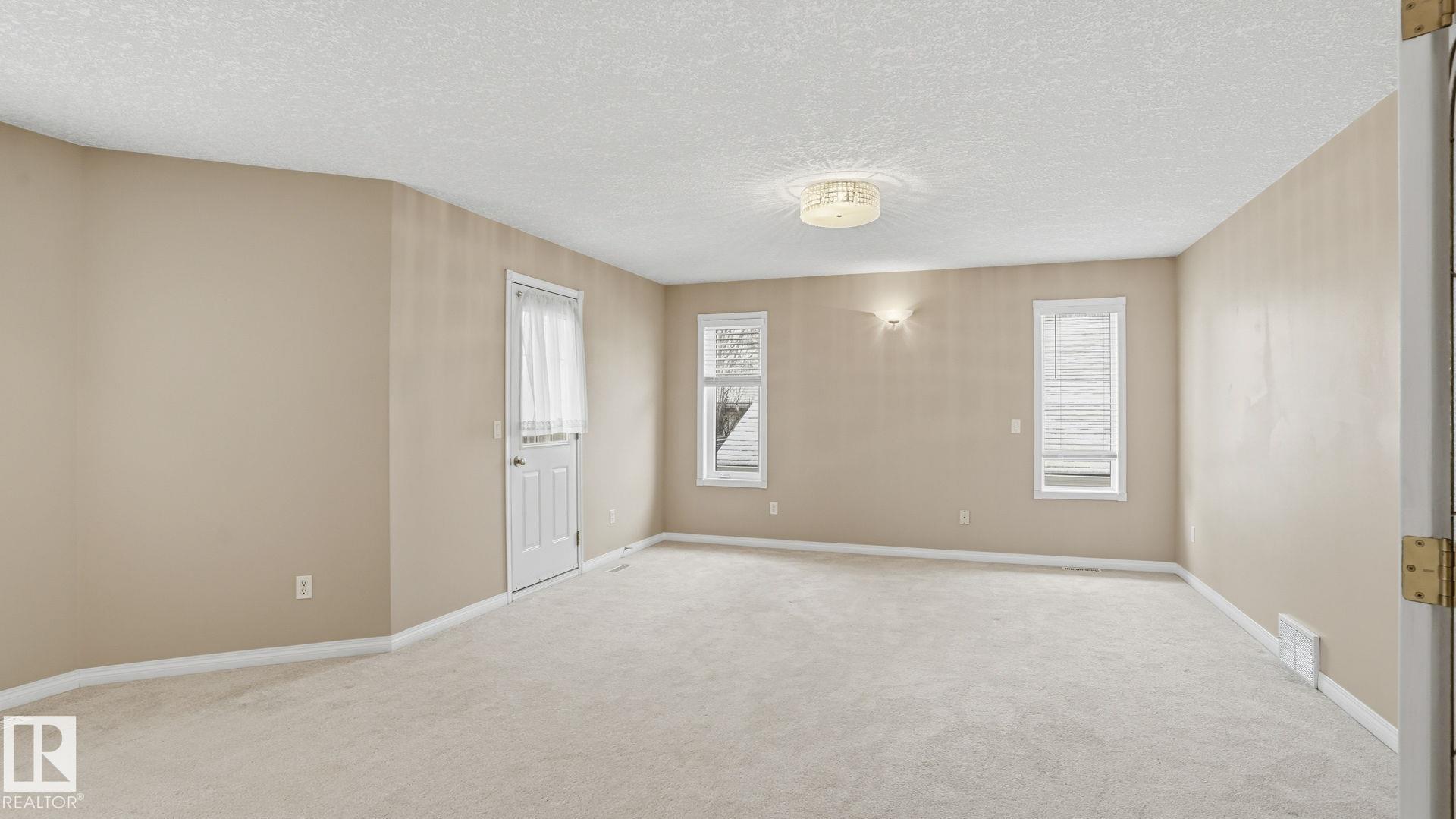 Photo 25 at 1007 Ormsby Crescent NW, Ormsby Place, Edmonton