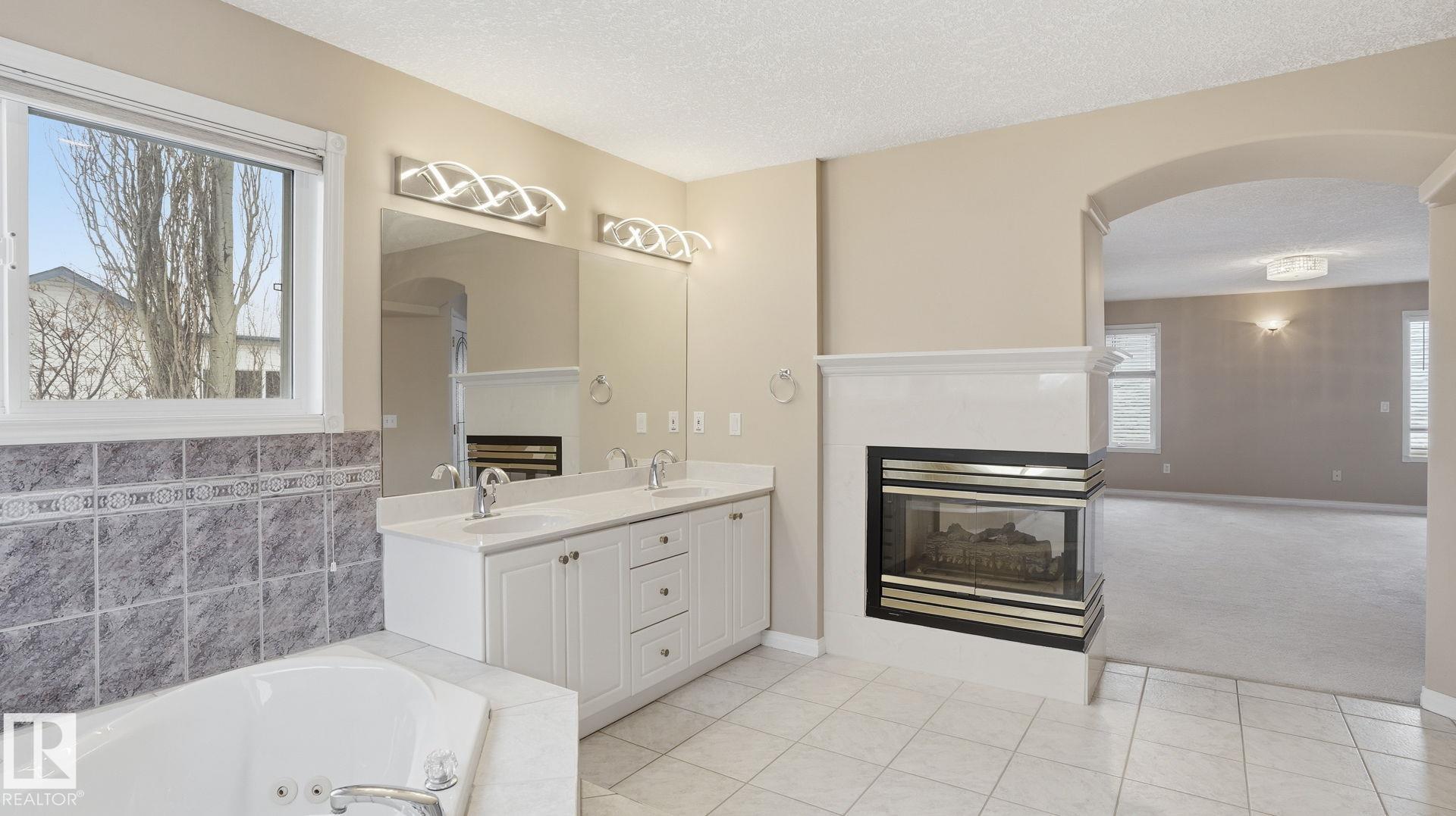 Photo 29 at 1007 Ormsby Crescent NW, Ormsby Place, Edmonton