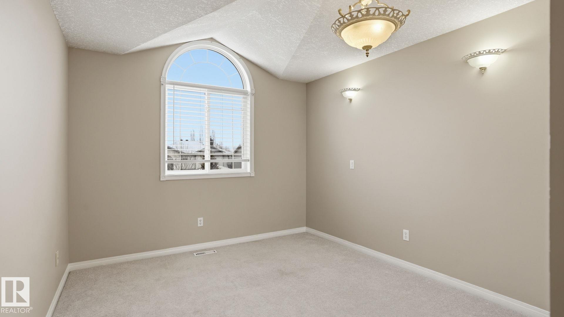 Photo 33 at 1007 Ormsby Crescent NW, Ormsby Place, Edmonton