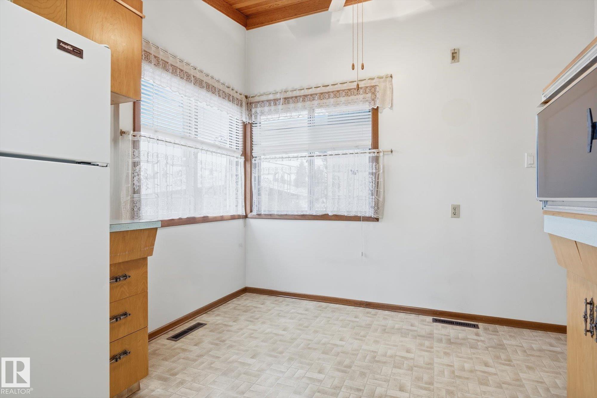 Photo 11 at 9131 74 Street NW, Ottewell, Edmonton