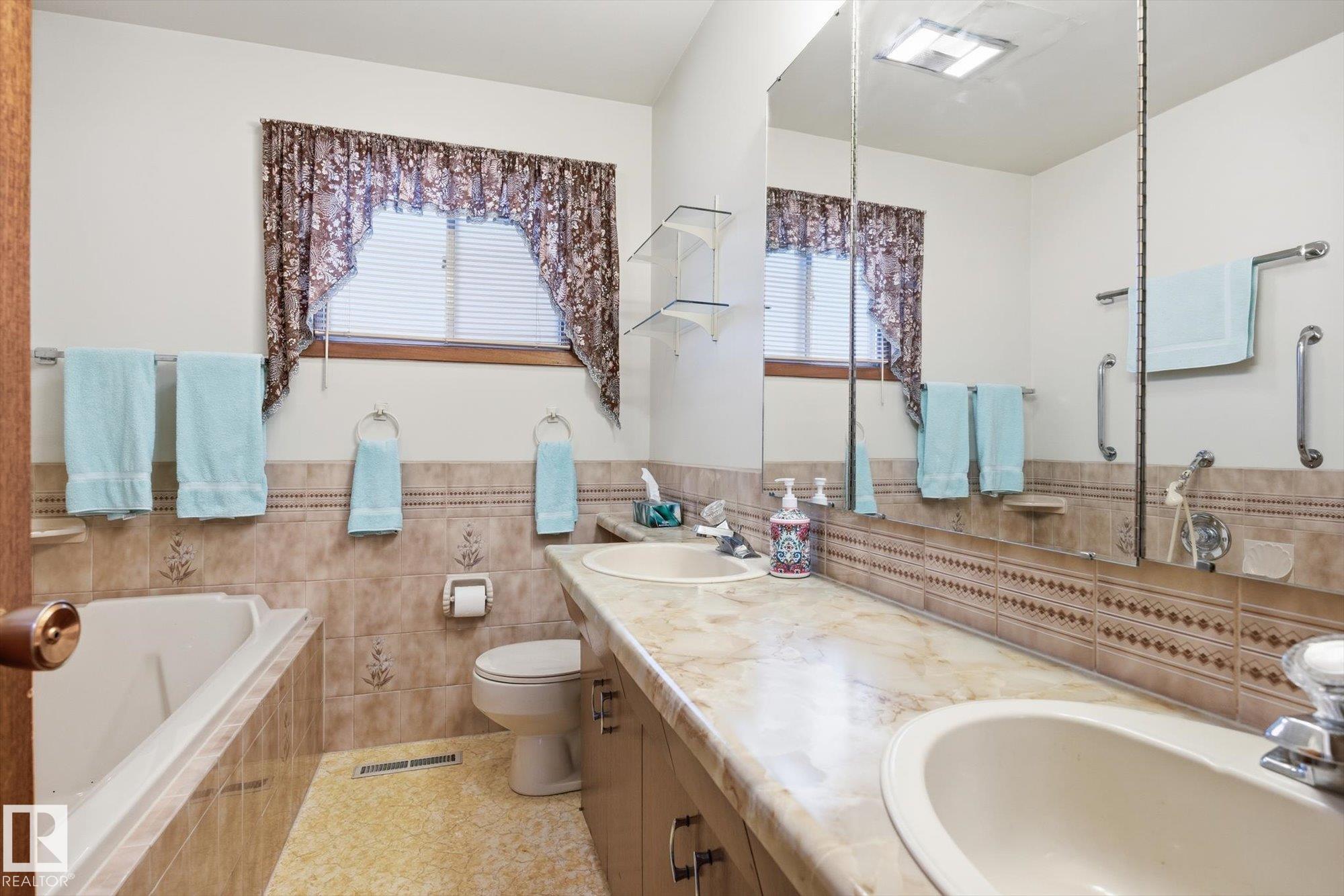 Photo 17 at 9131 74 Street NW, Ottewell, Edmonton