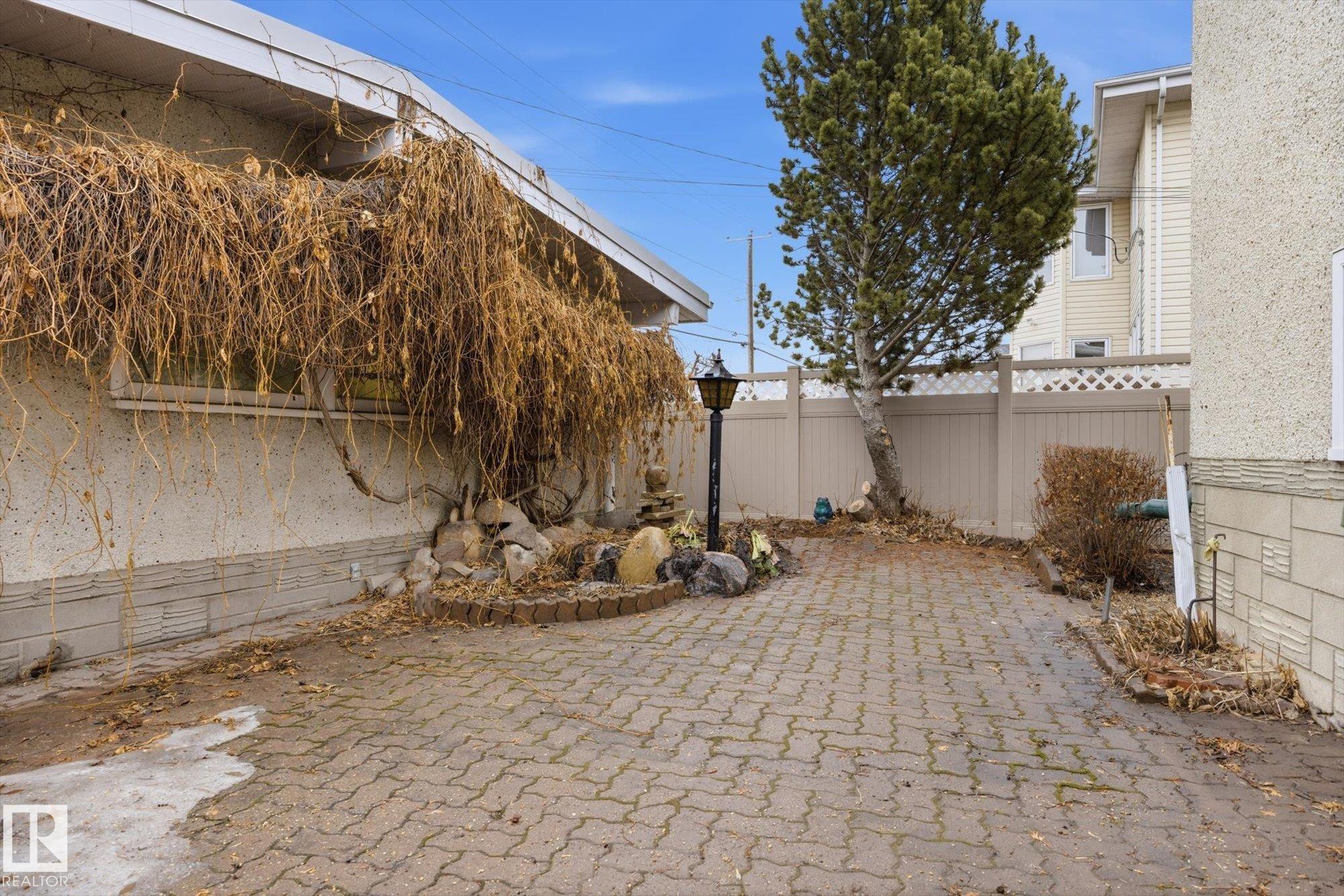 Photo 31 at 9131 74 Street NW, Ottewell, Edmonton