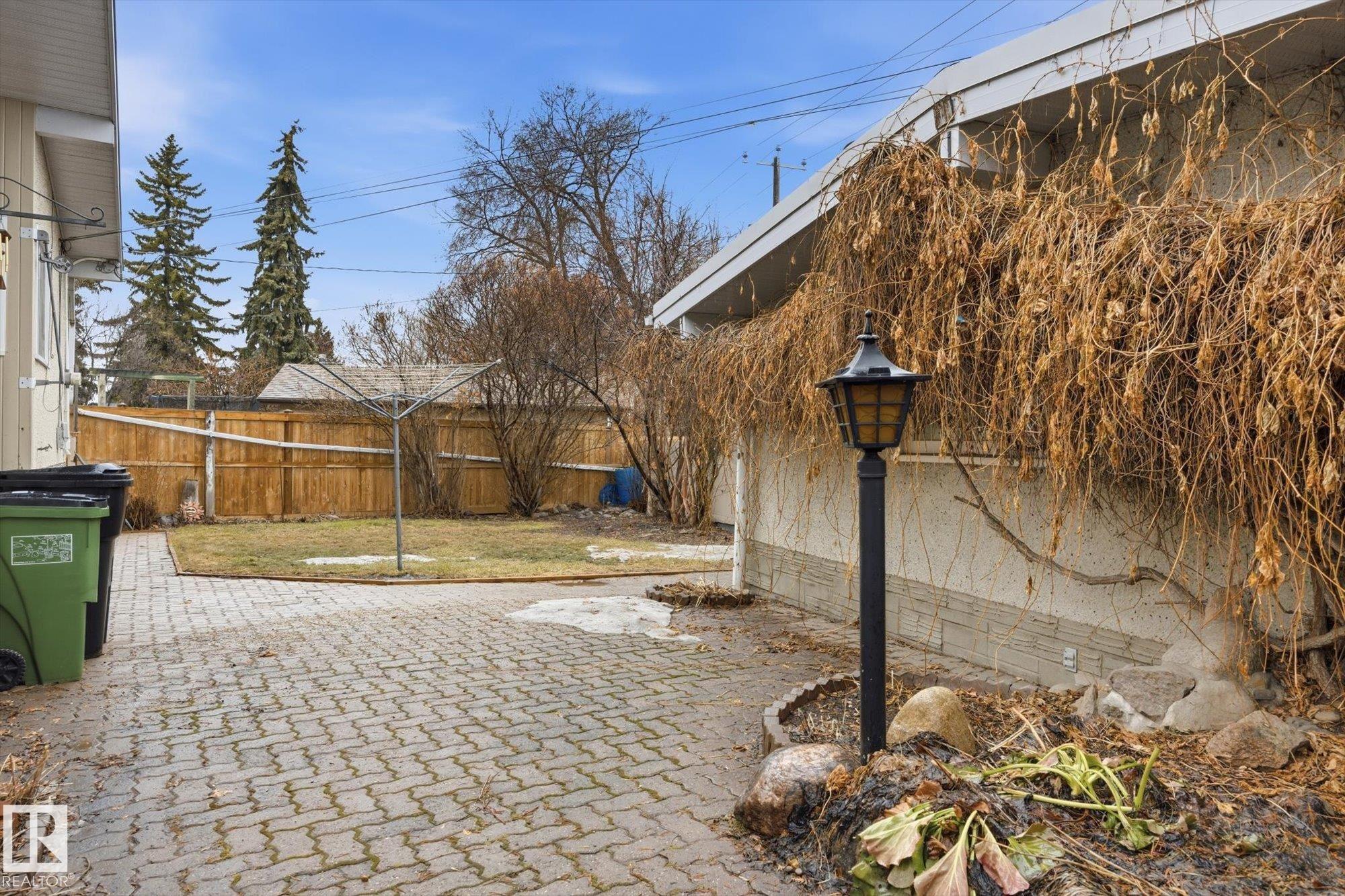 Photo 32 at 9131 74 Street NW, Ottewell, Edmonton