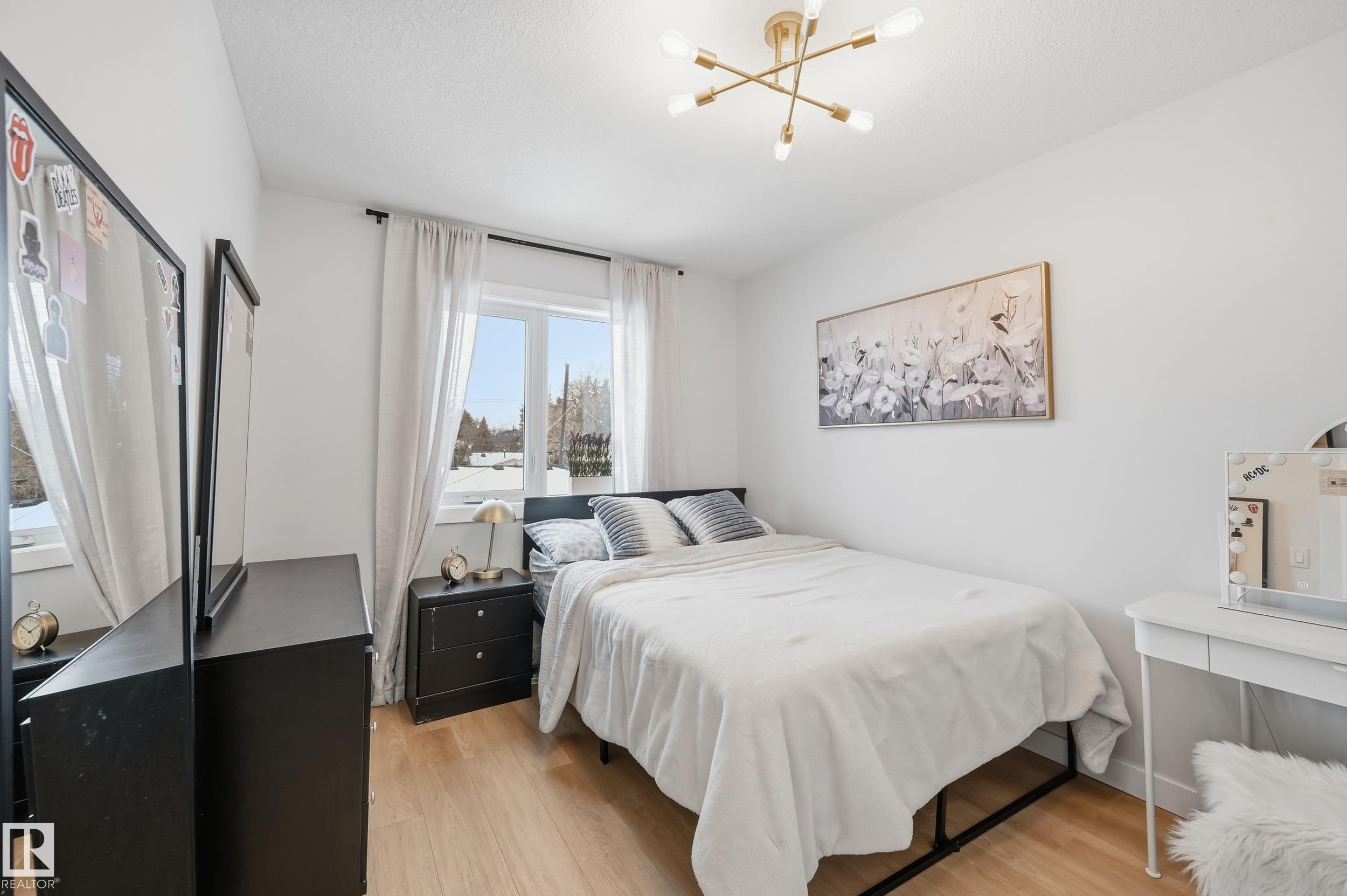 https://zimg.paragon.ice.com/ParagonImages/Property/PM/RAE/225395607/26/0/0/6a968e7bab230616b152f5e484540716/1/74721ad528b5f916ace7f70c1bb065f7/225395607-b556e017-2276-4b71-92aa-c0ea1ea2e2f2.JPG