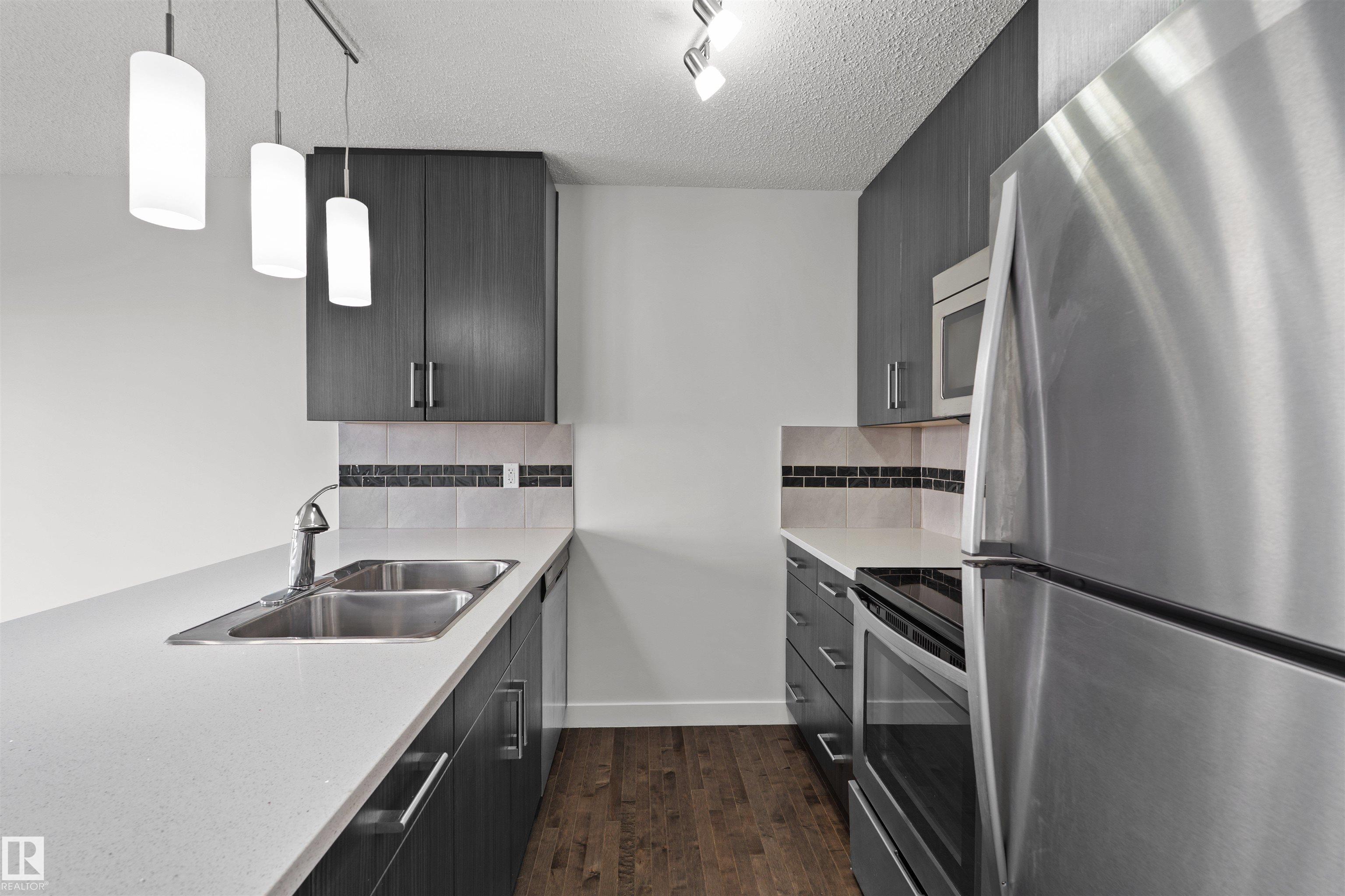 Photo 7 at 23 - 2004 Trumpeter Way NW, Trumpeter Area, Edmonton