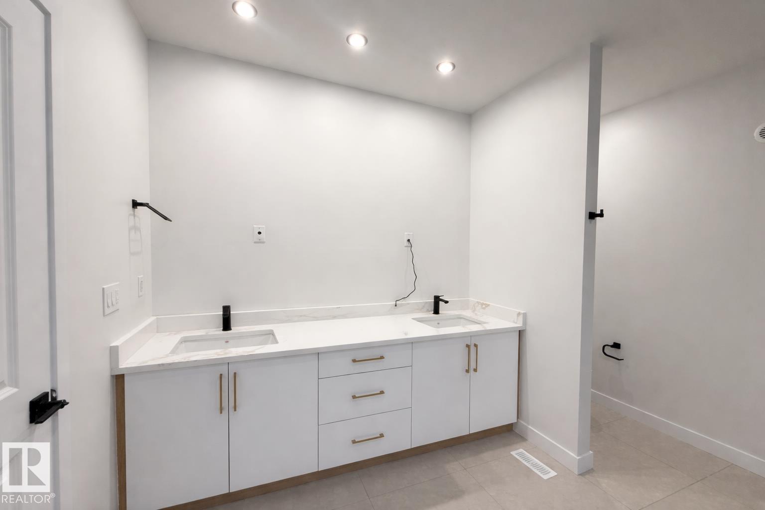 Photo 25 at 6449 28 Avenue SW, Mattson, Edmonton