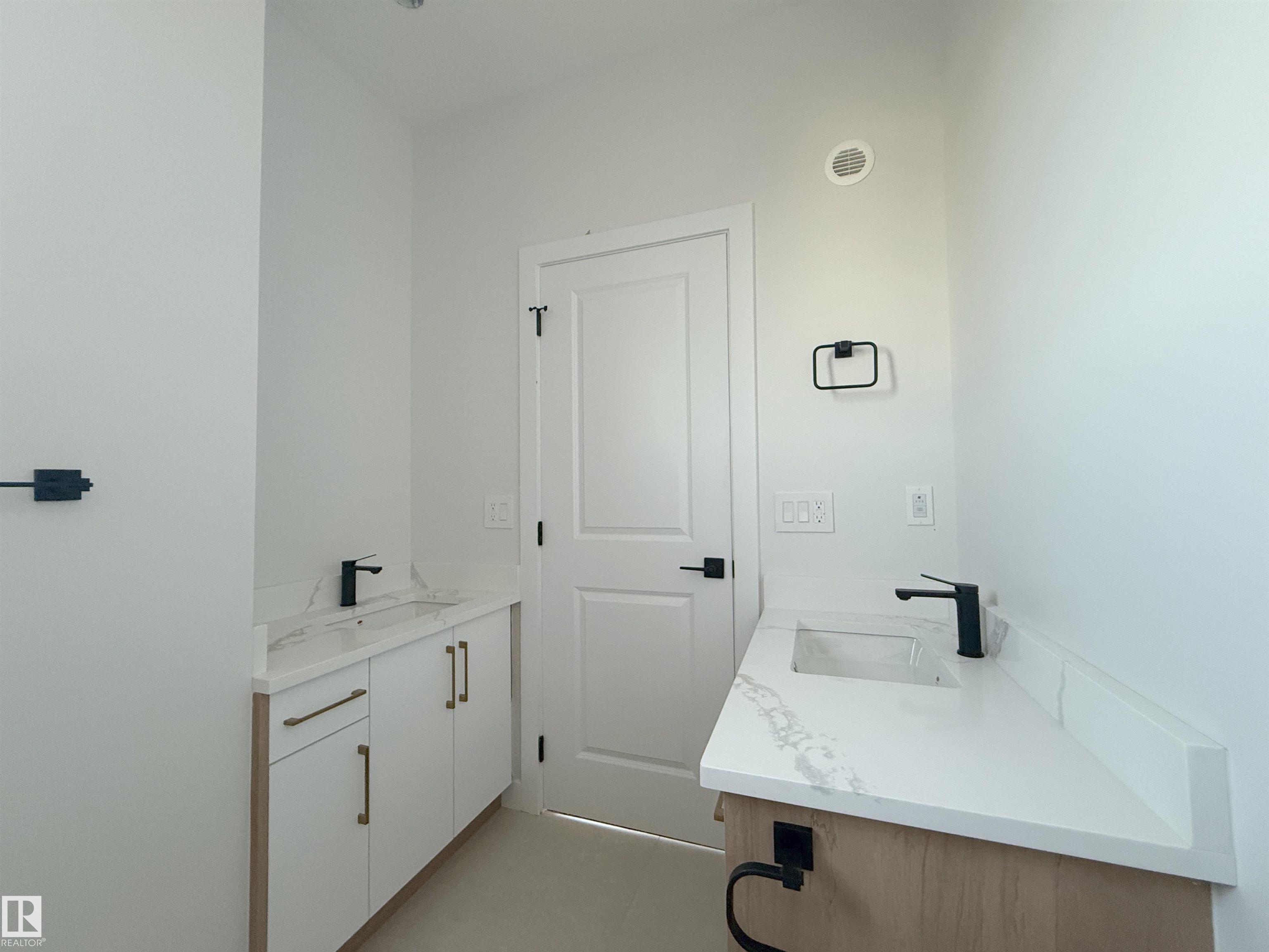 Photo 32 at 6449 28 Avenue SW, Mattson, Edmonton