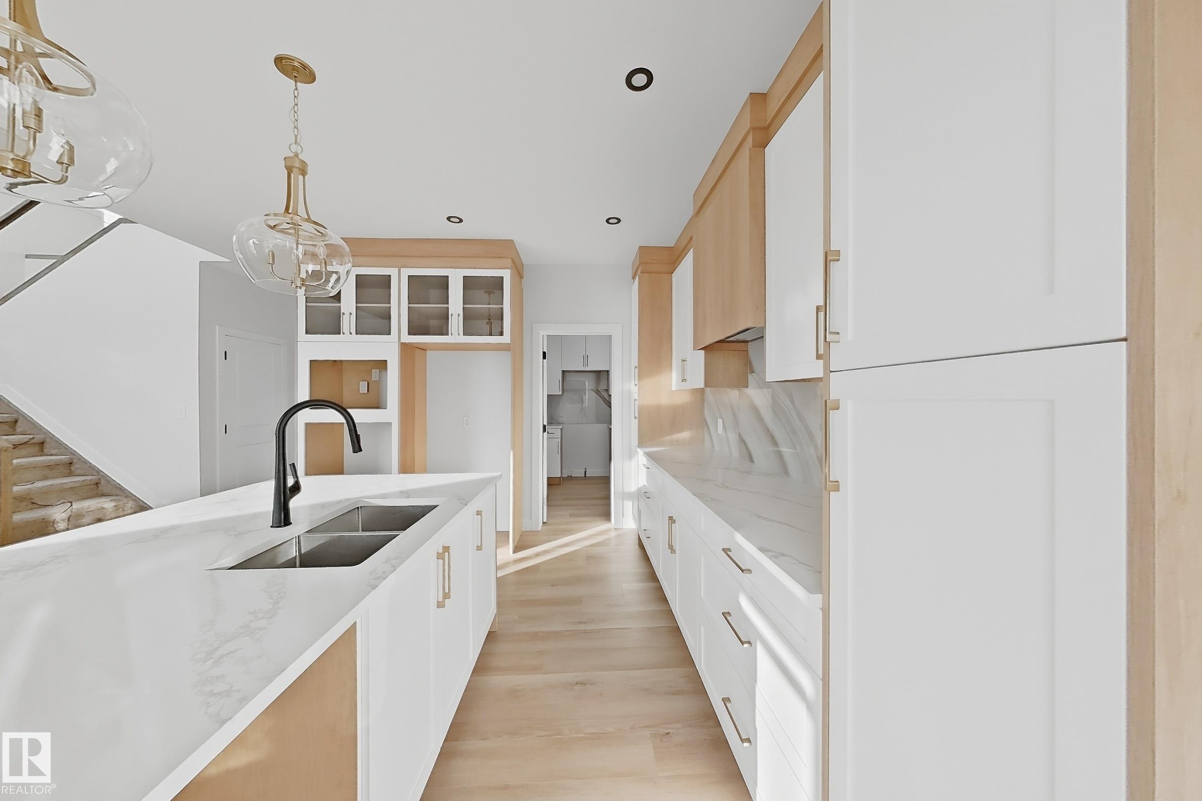 Photo 7 at 6449 28 Avenue SW, Mattson, Edmonton