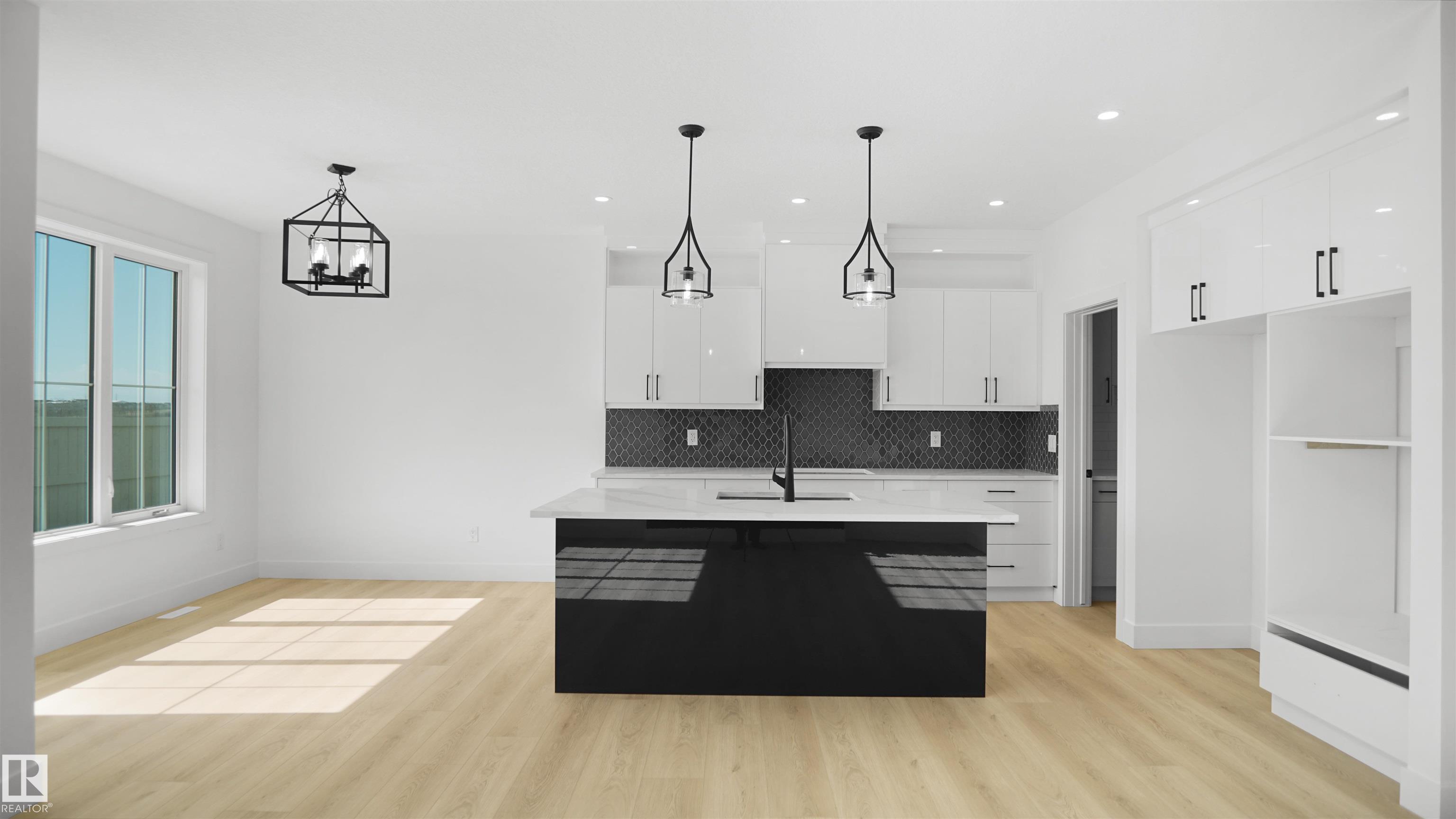 Photo 13 at 803 30 Avenue NW, Maple Crest, Edmonton