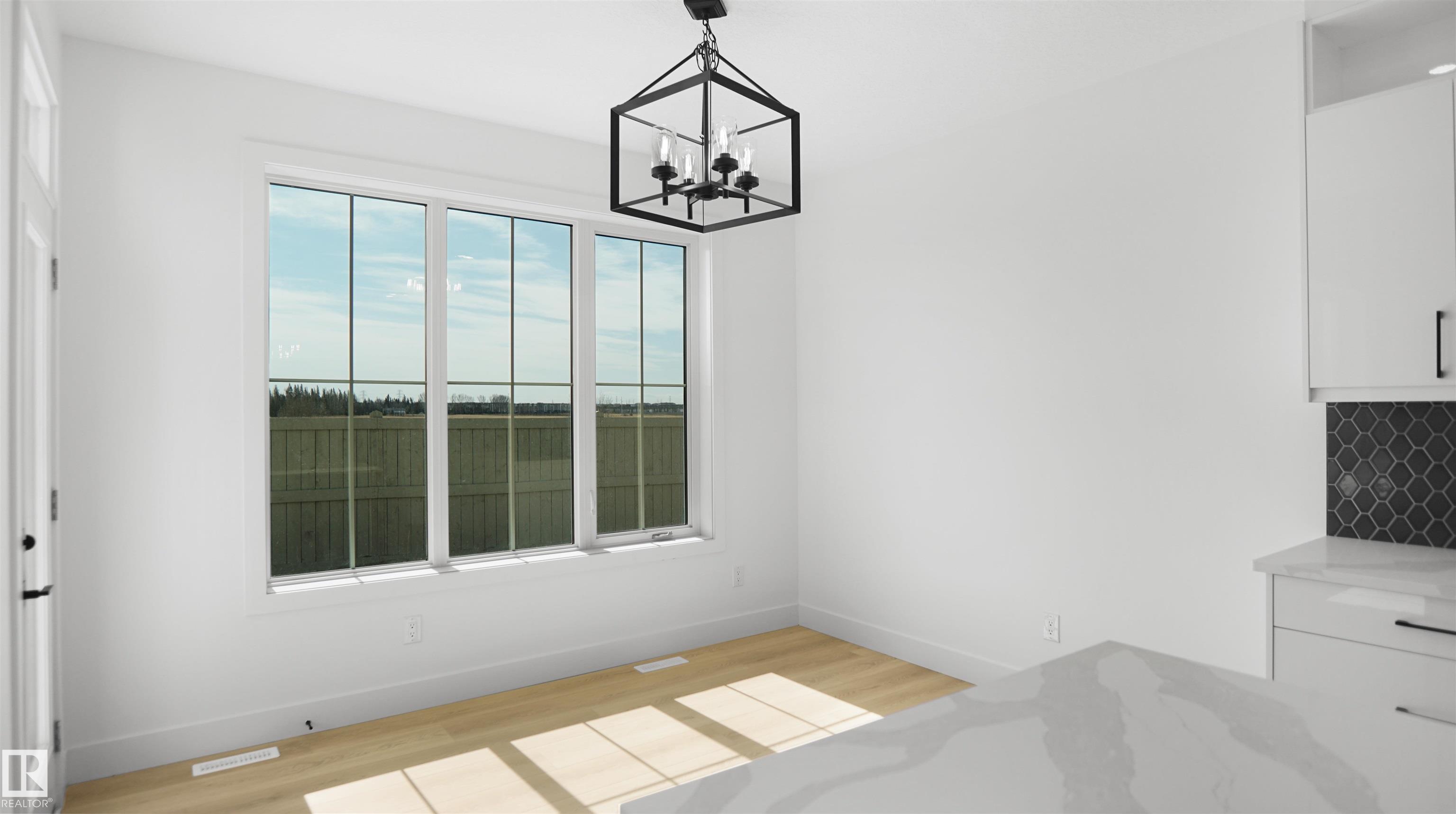 Photo 14 at 803 30 Avenue NW, Maple Crest, Edmonton