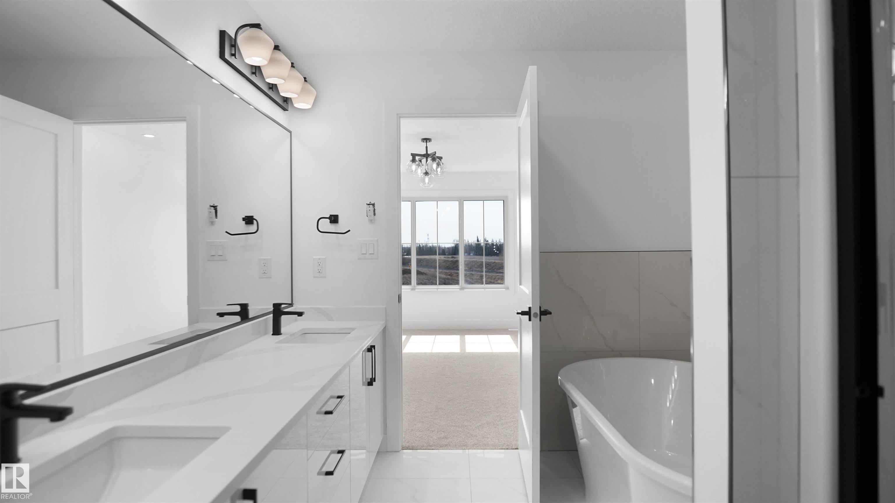 Photo 24 at 803 30 Avenue NW, Maple Crest, Edmonton