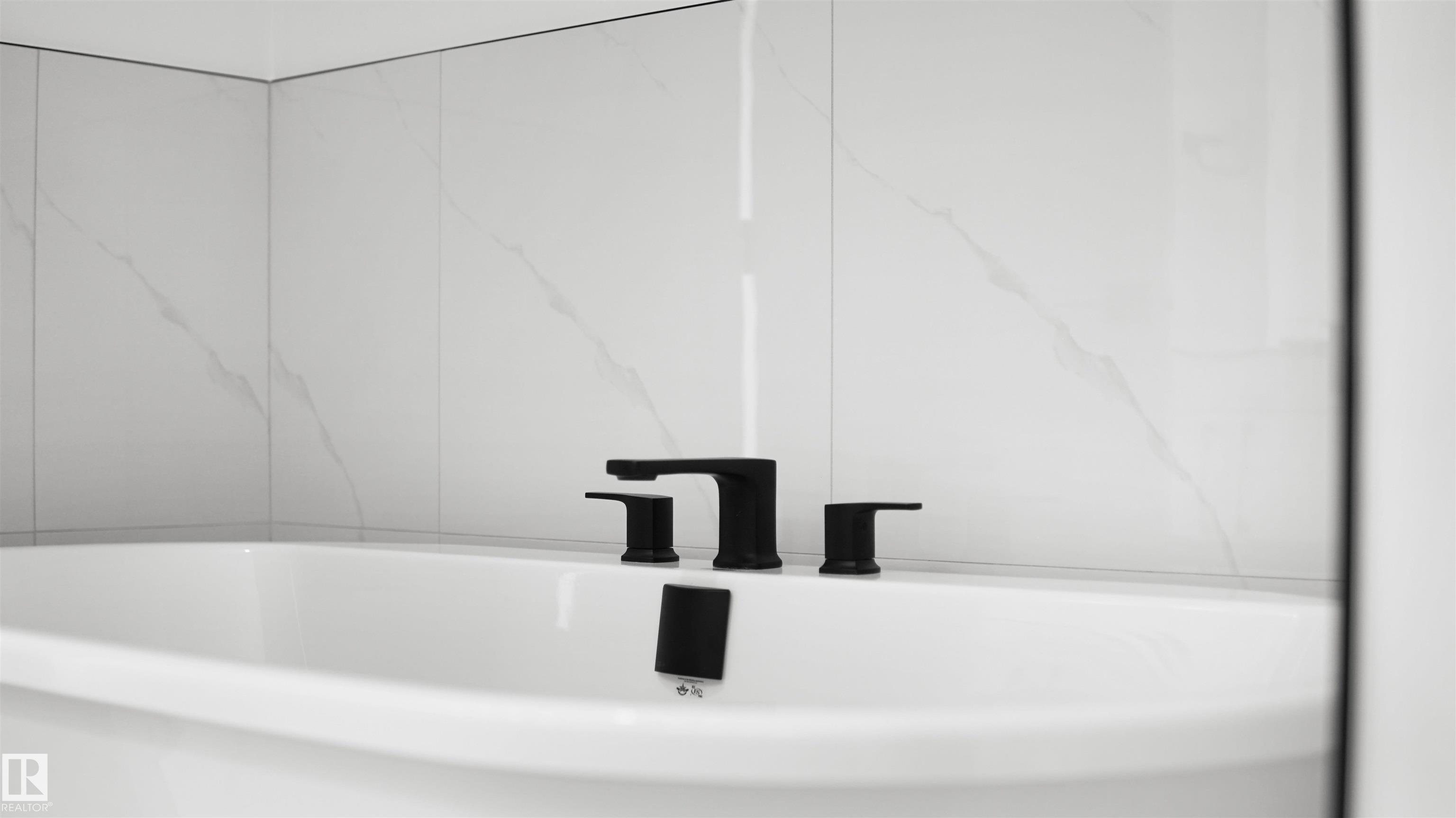 Photo 43 at 803 30 Avenue NW, Maple Crest, Edmonton