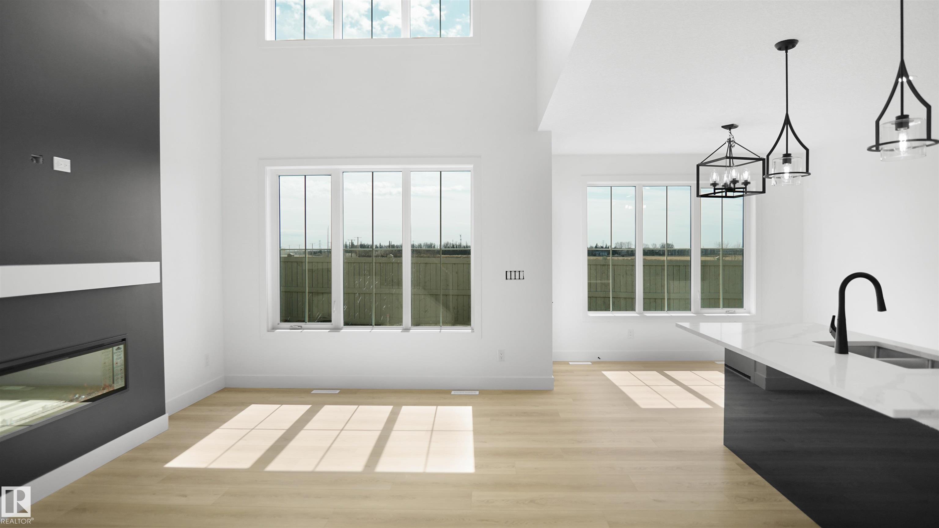 Photo 7 at 803 30 Avenue NW, Maple Crest, Edmonton