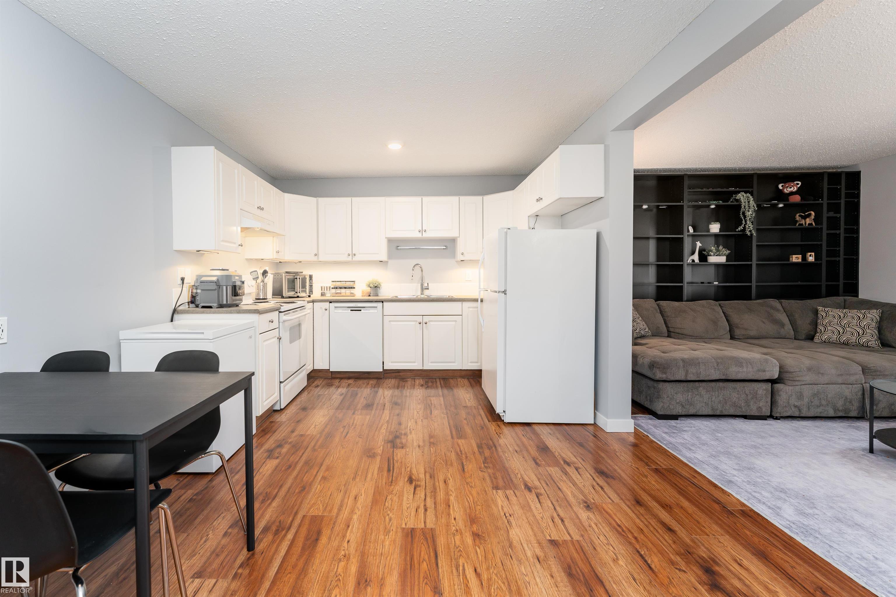 26 10208 113 Street, Edmonton, AB T5G 0W9