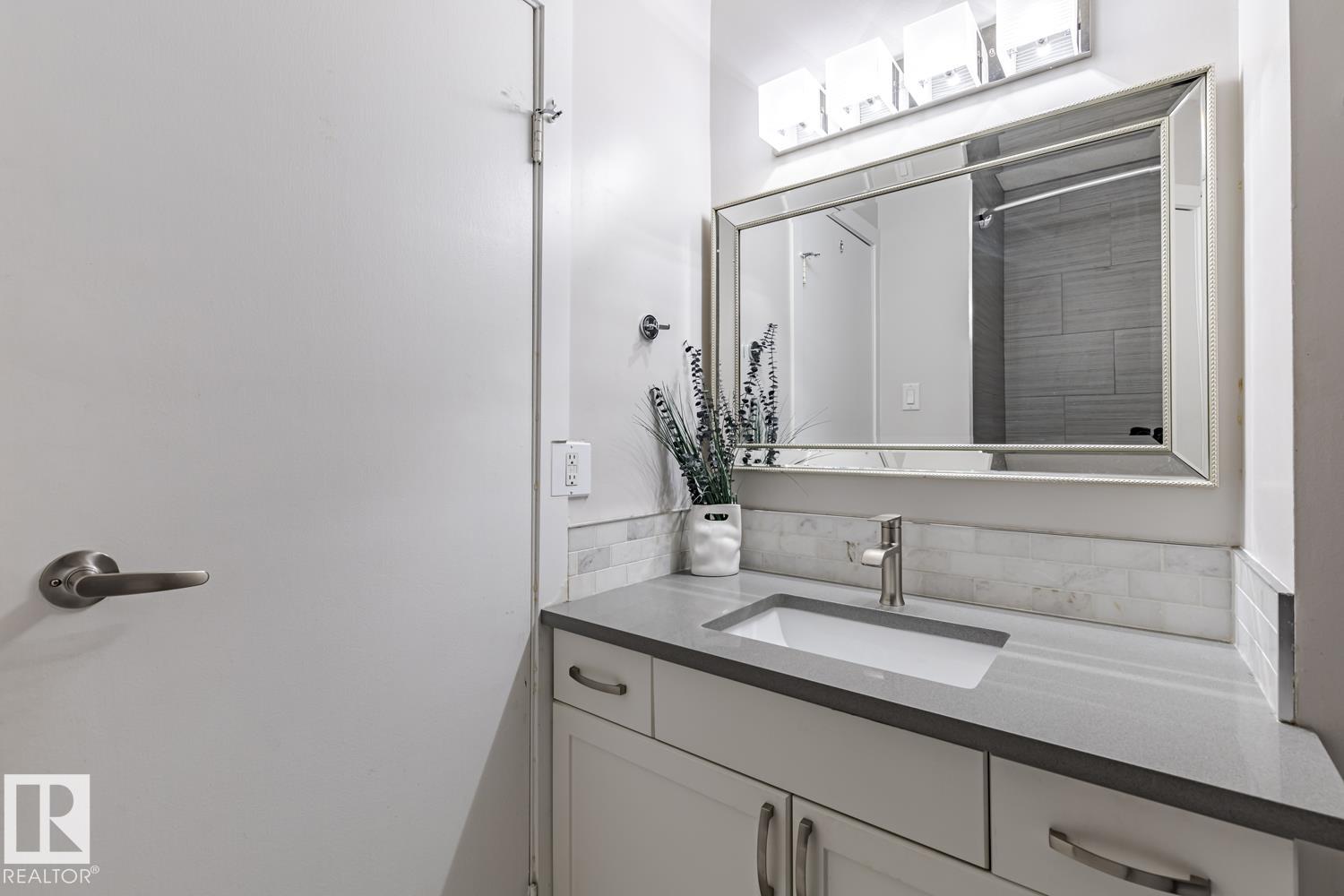 Photo 9 at 105 - 10883 Saskatchewan Drive NW, Garneau, Edmonton