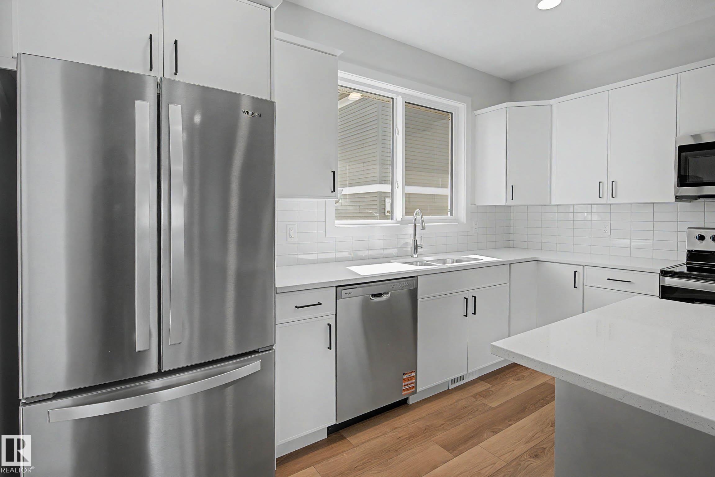 Picture for 21203 25 AV NW