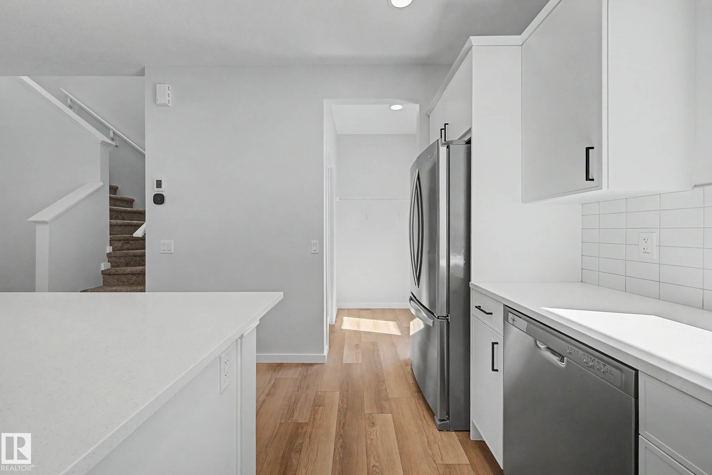 Picture for 21203 25 AV NW