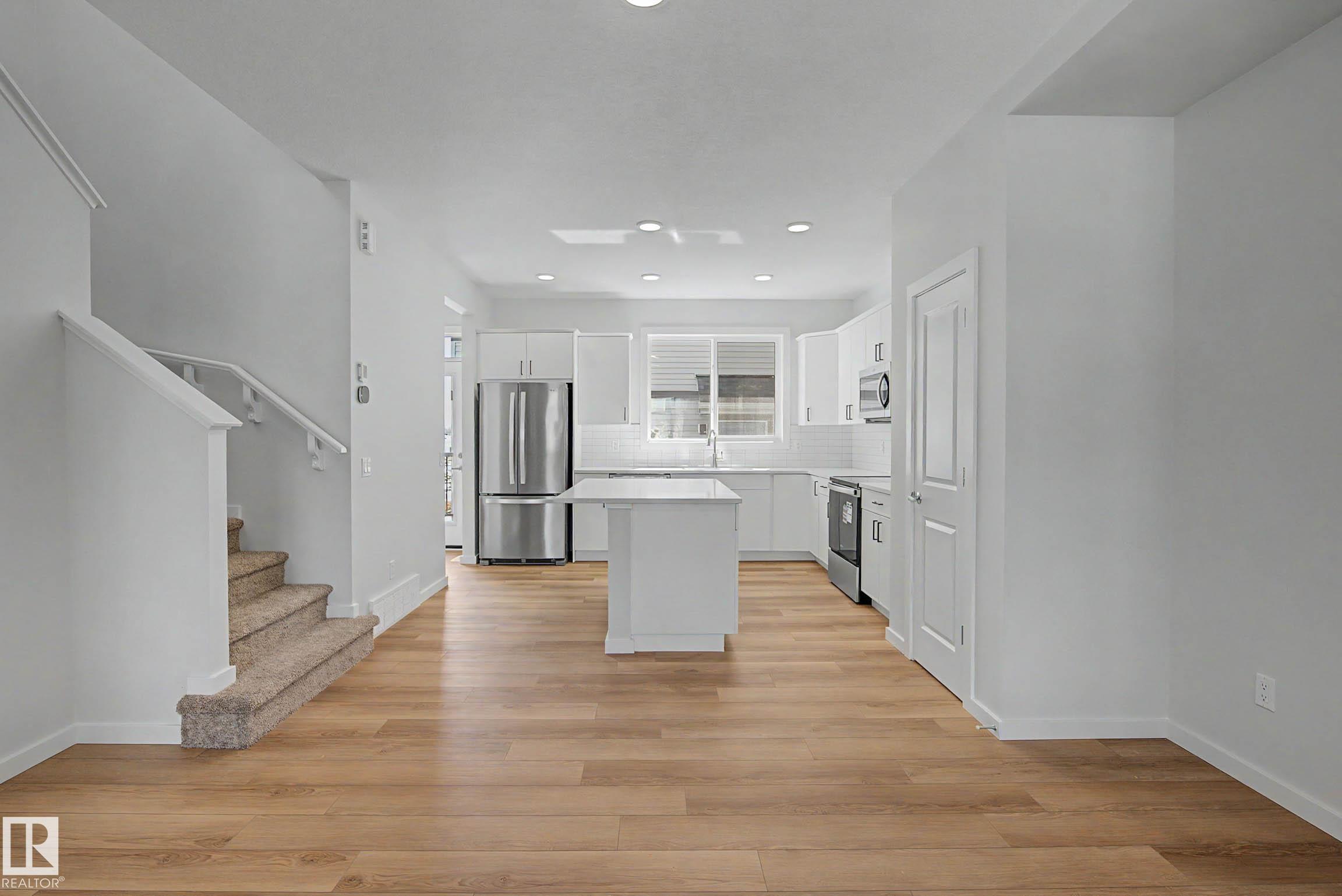 Picture for 21203 25 AV NW