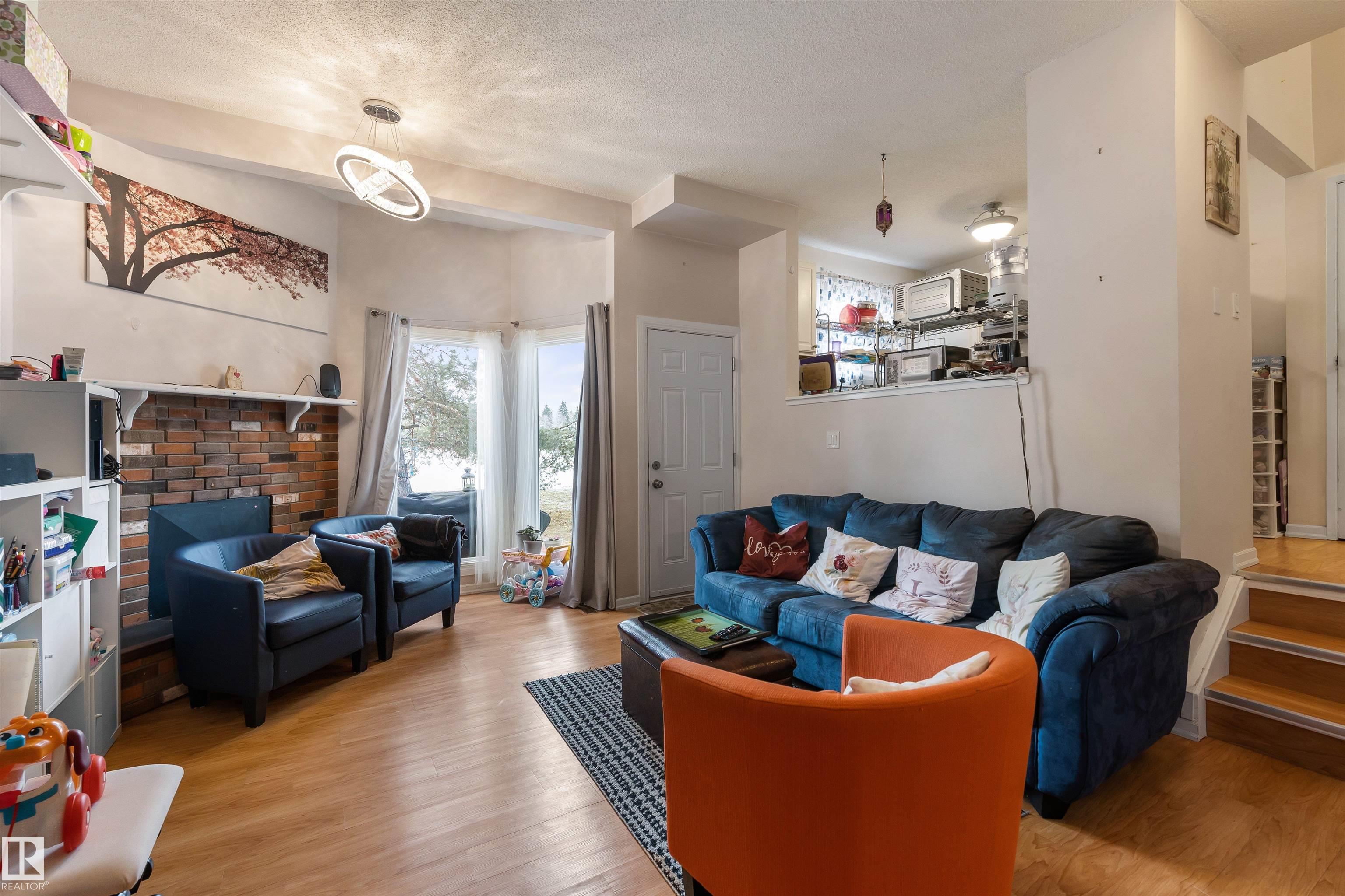 Photo 11 at 5975 40 Avenue NW, Greenview, Edmonton