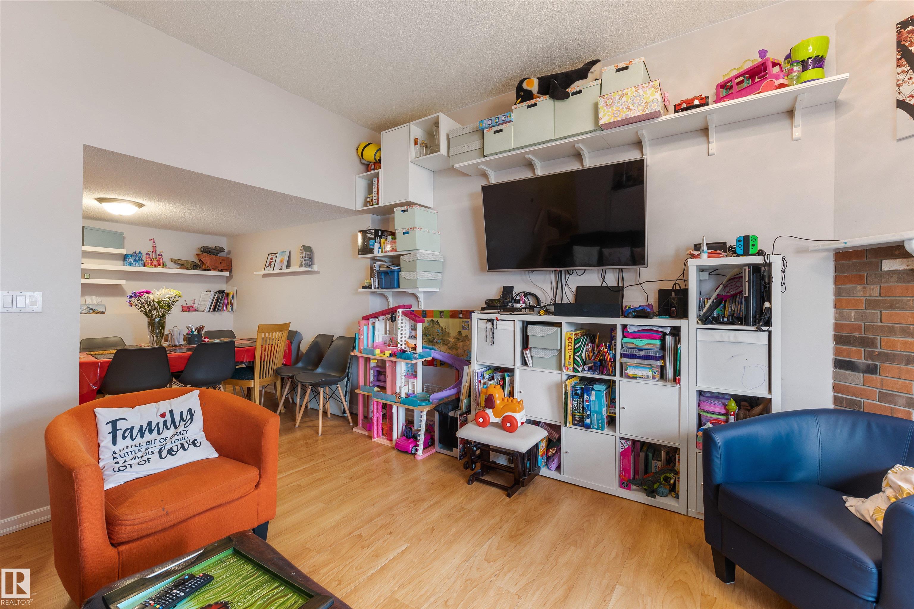 Photo 13 at 5975 40 Avenue NW, Greenview, Edmonton