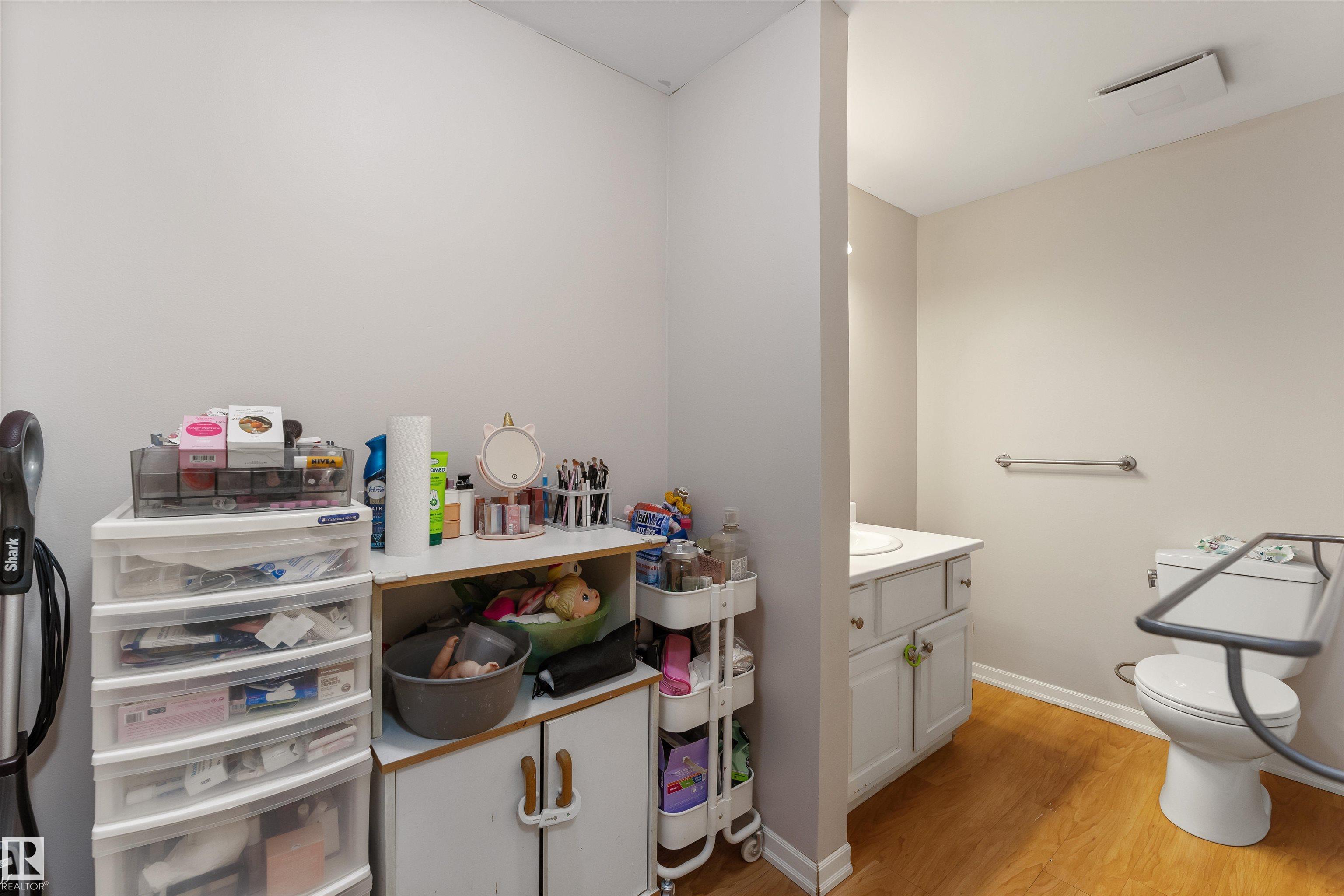 Photo 15 at 5975 40 Avenue NW, Greenview, Edmonton