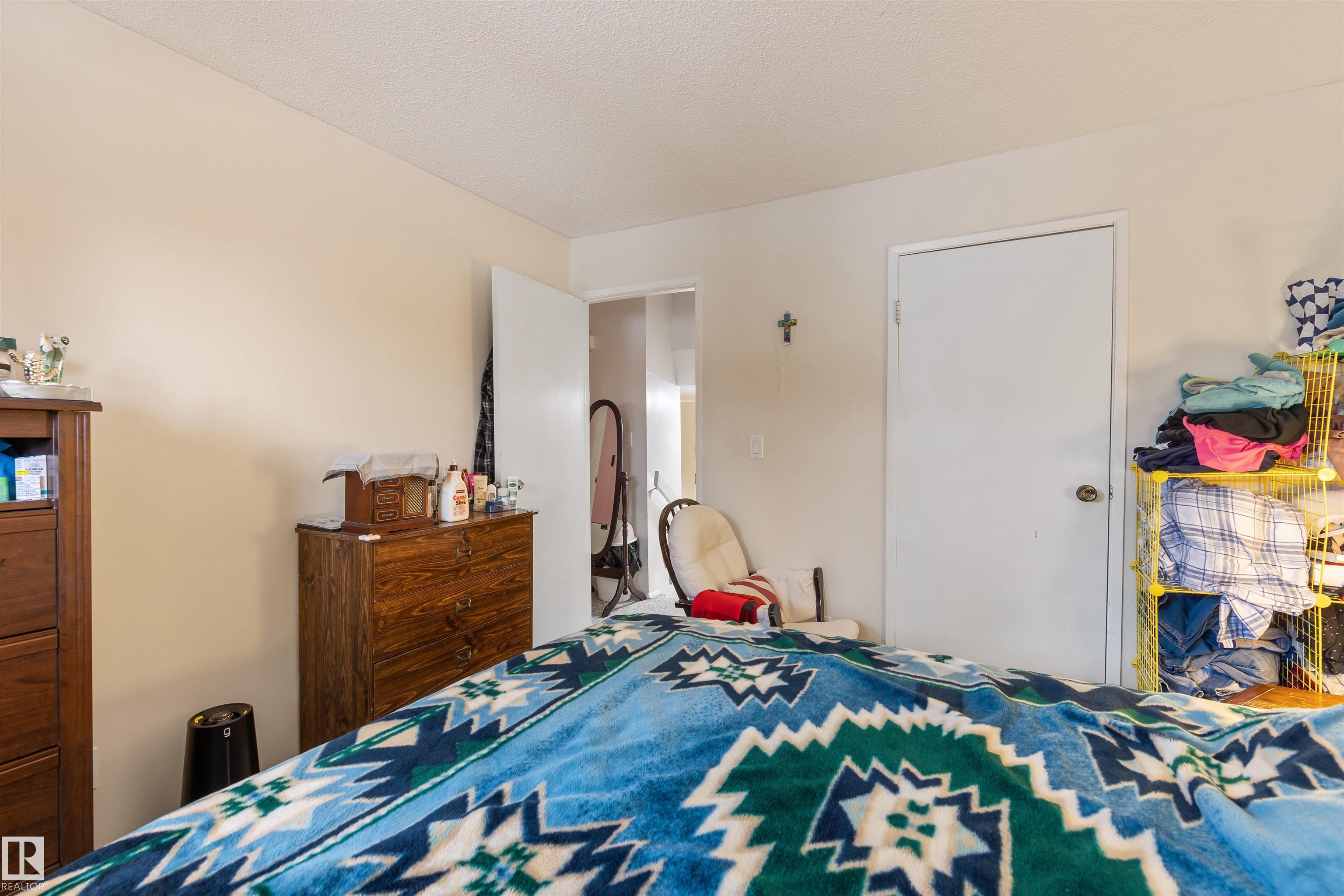 Photo 18 at 5975 40 Avenue NW, Greenview, Edmonton