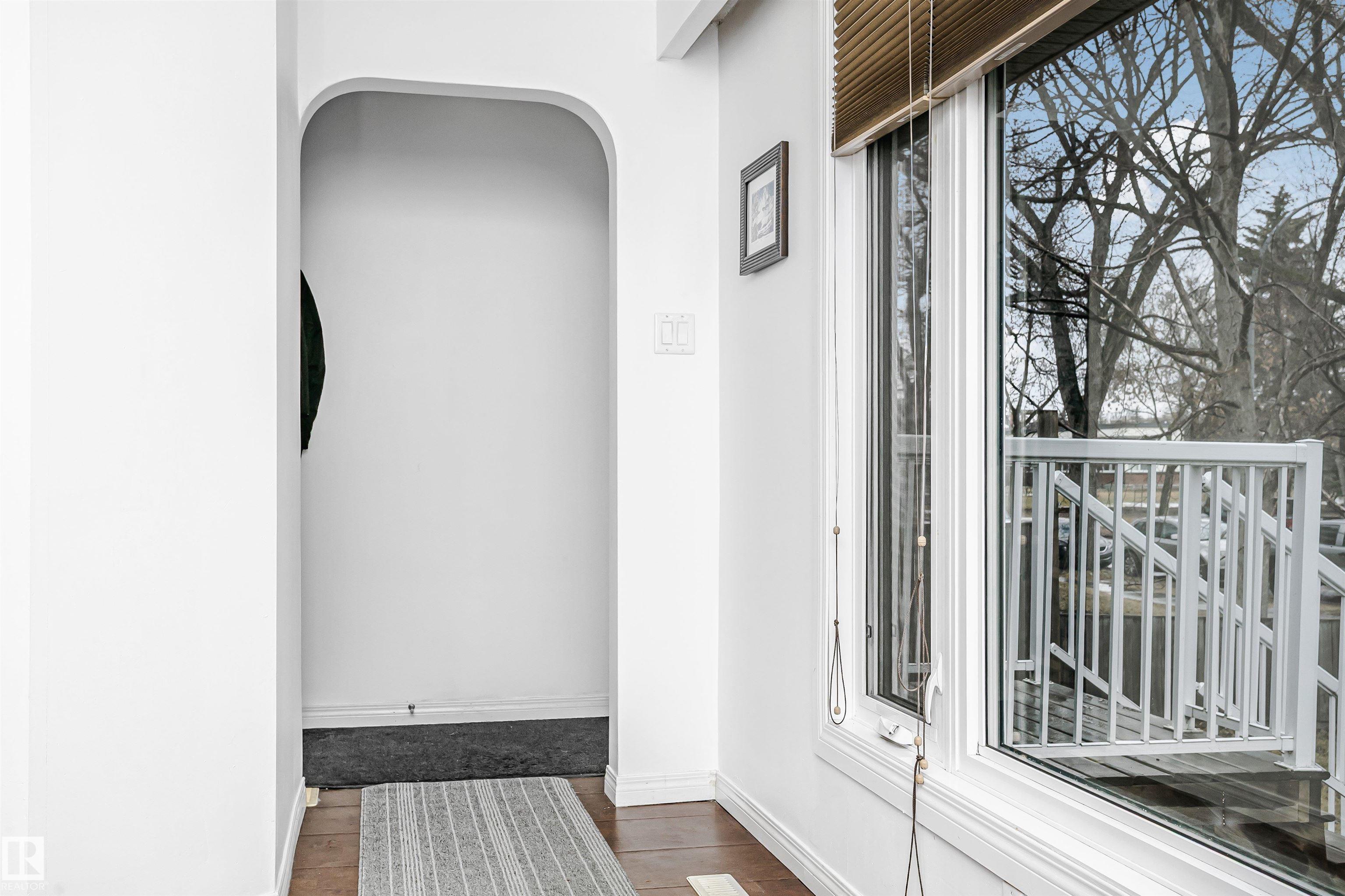 Photo 7 at 6524 112 Street NW, Parkallen, Edmonton