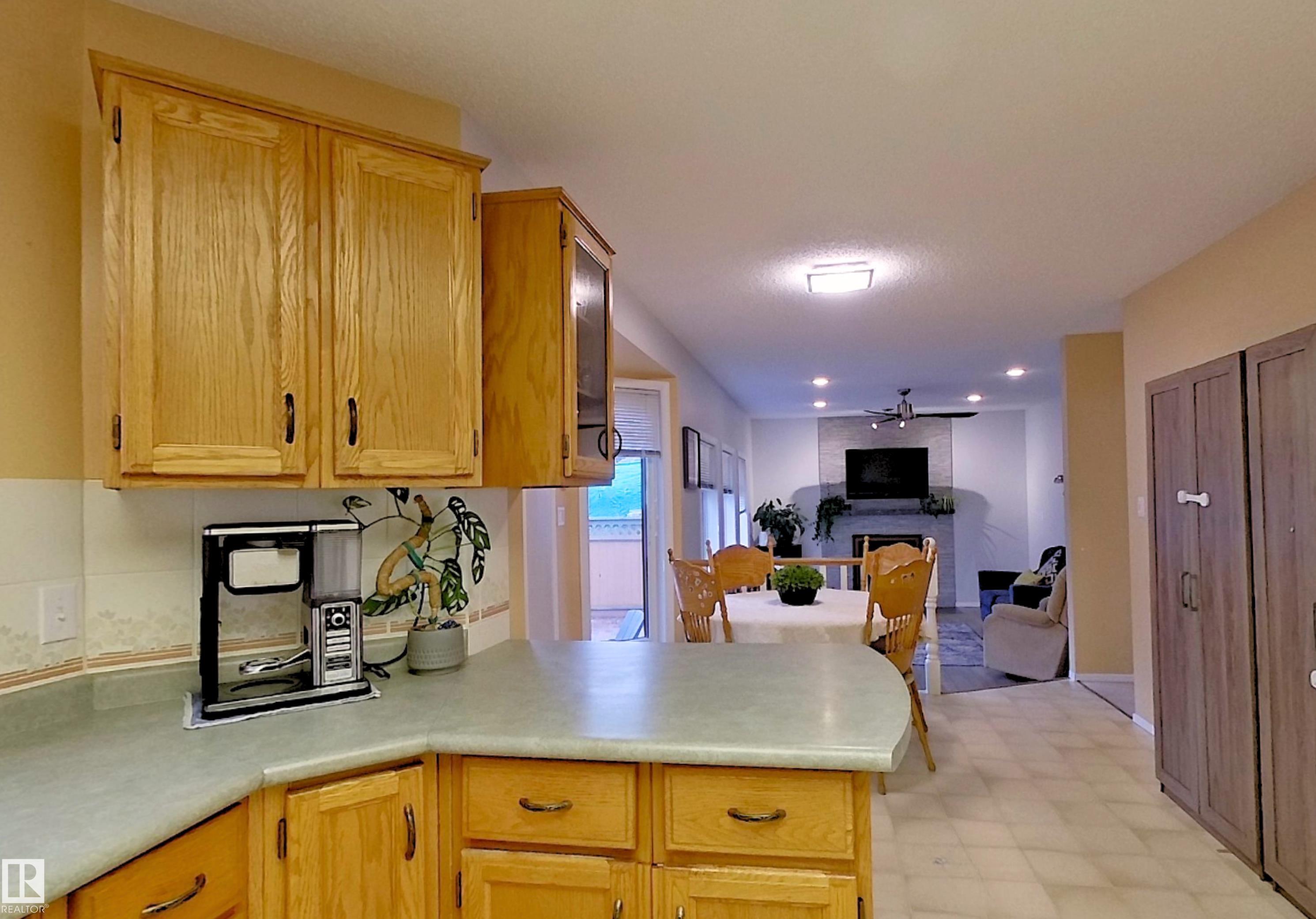 Photo 13 at 19 Deane Crescent, Deer Ridge, St. Albert