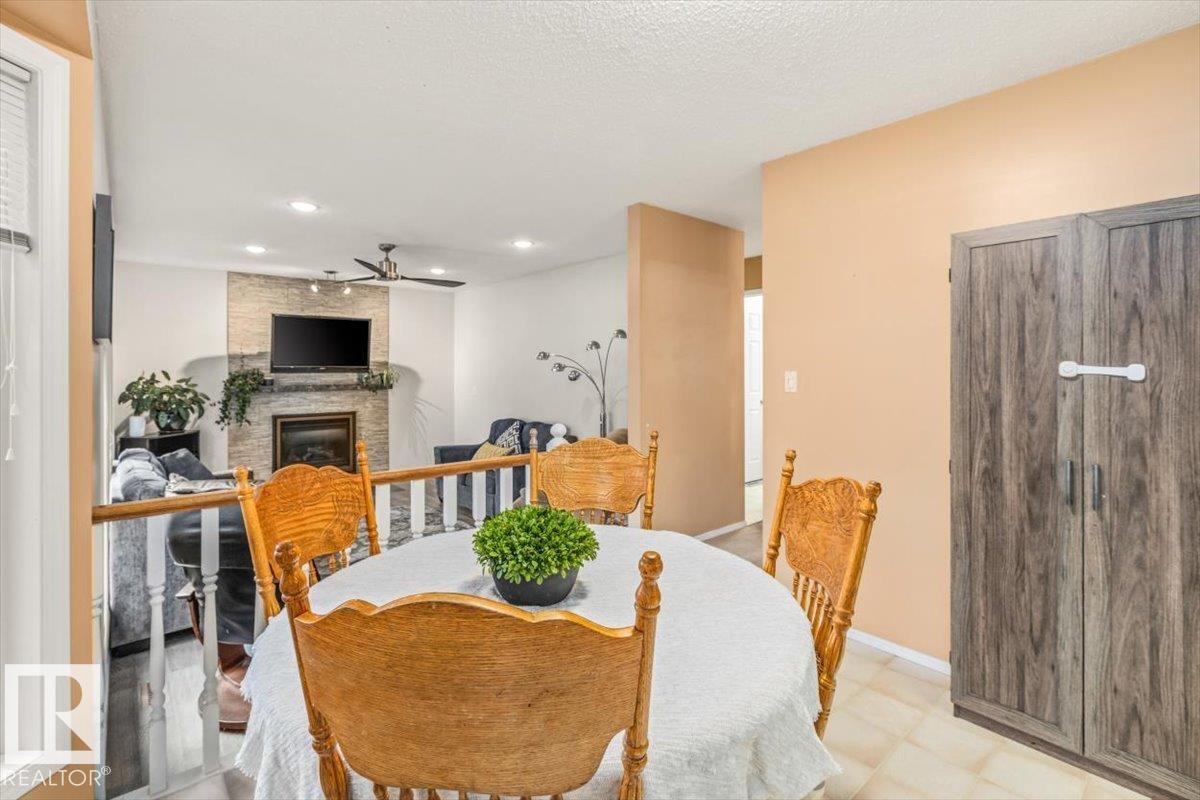 Photo 15 at 19 Deane Crescent, Deer Ridge, St. Albert