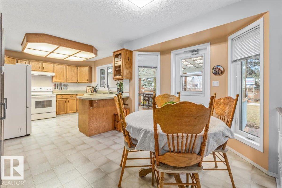 Photo 16 at 19 Deane Crescent, Deer Ridge, St. Albert