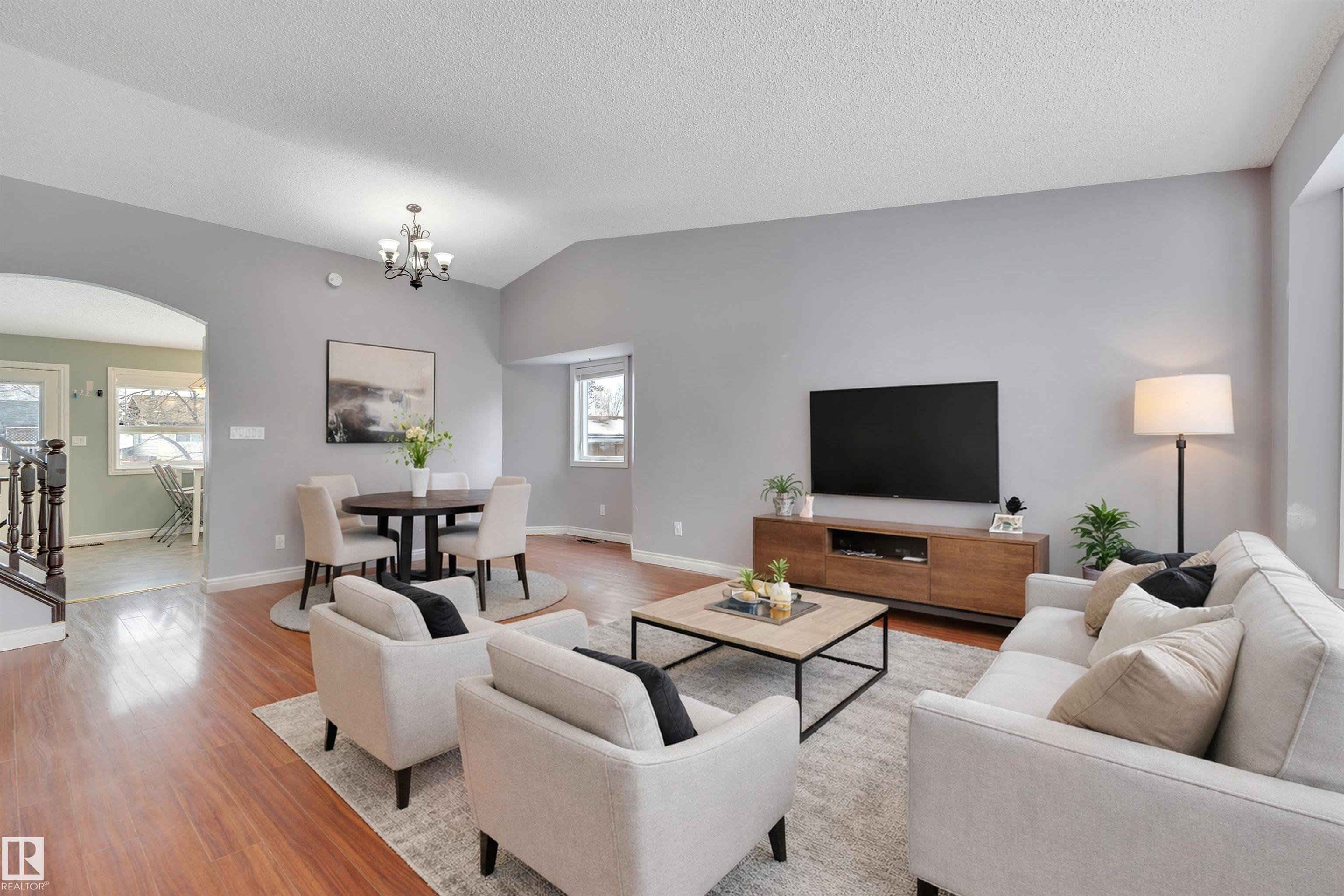 3843 26 Avenue NW, Bisset, Edmonton