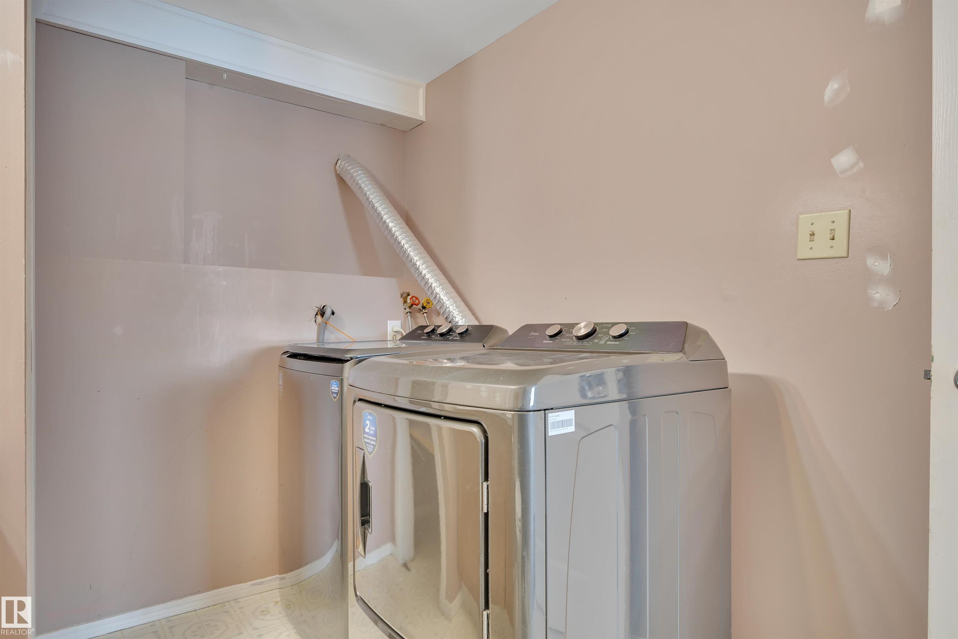 Photo 35 at 3843 26 Avenue NW, Bisset, Edmonton