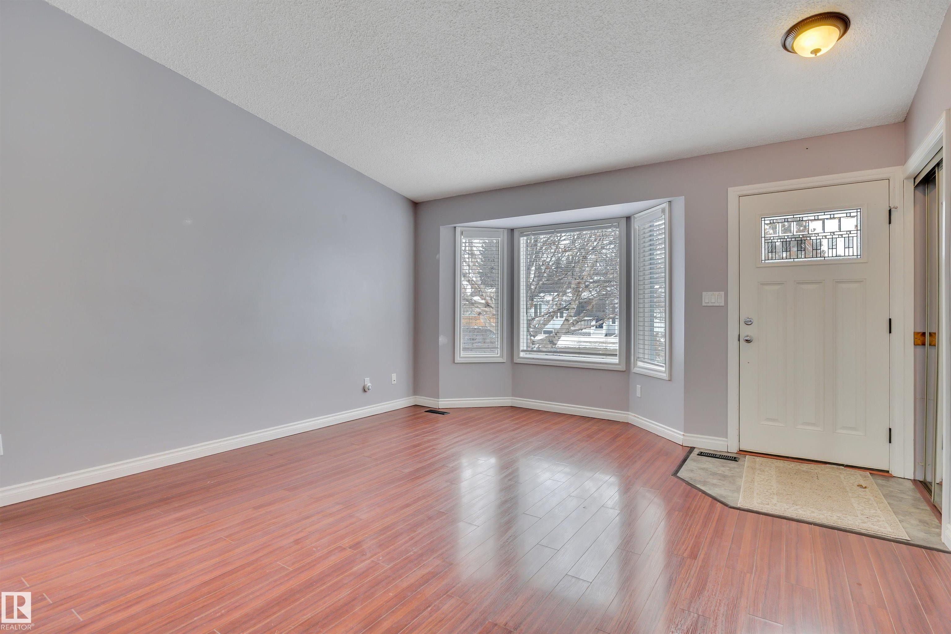 3843 26 Avenue NW, Bisset, Edmonton