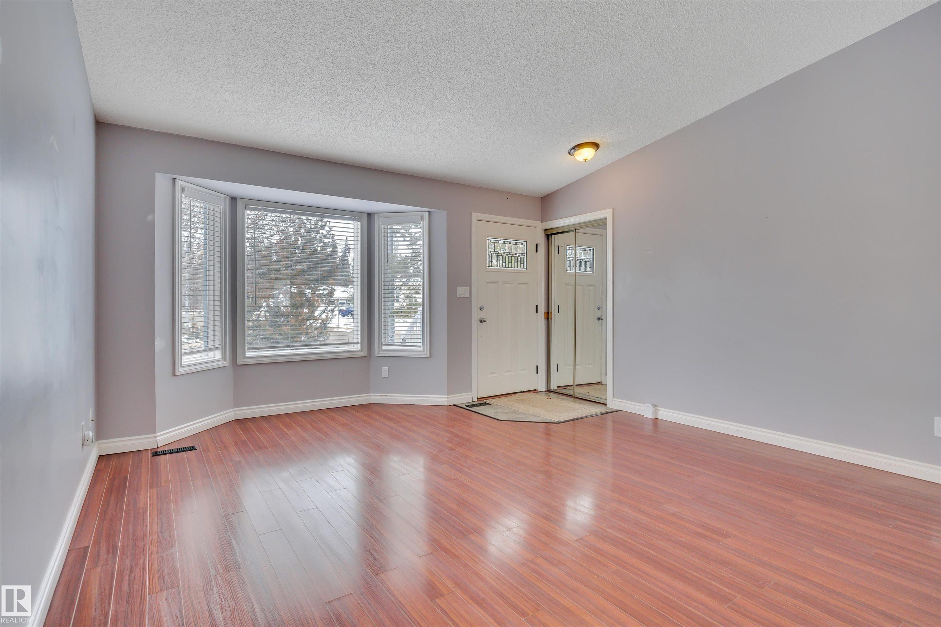 Photo 8 at 3843 26 Avenue NW, Bisset, Edmonton
