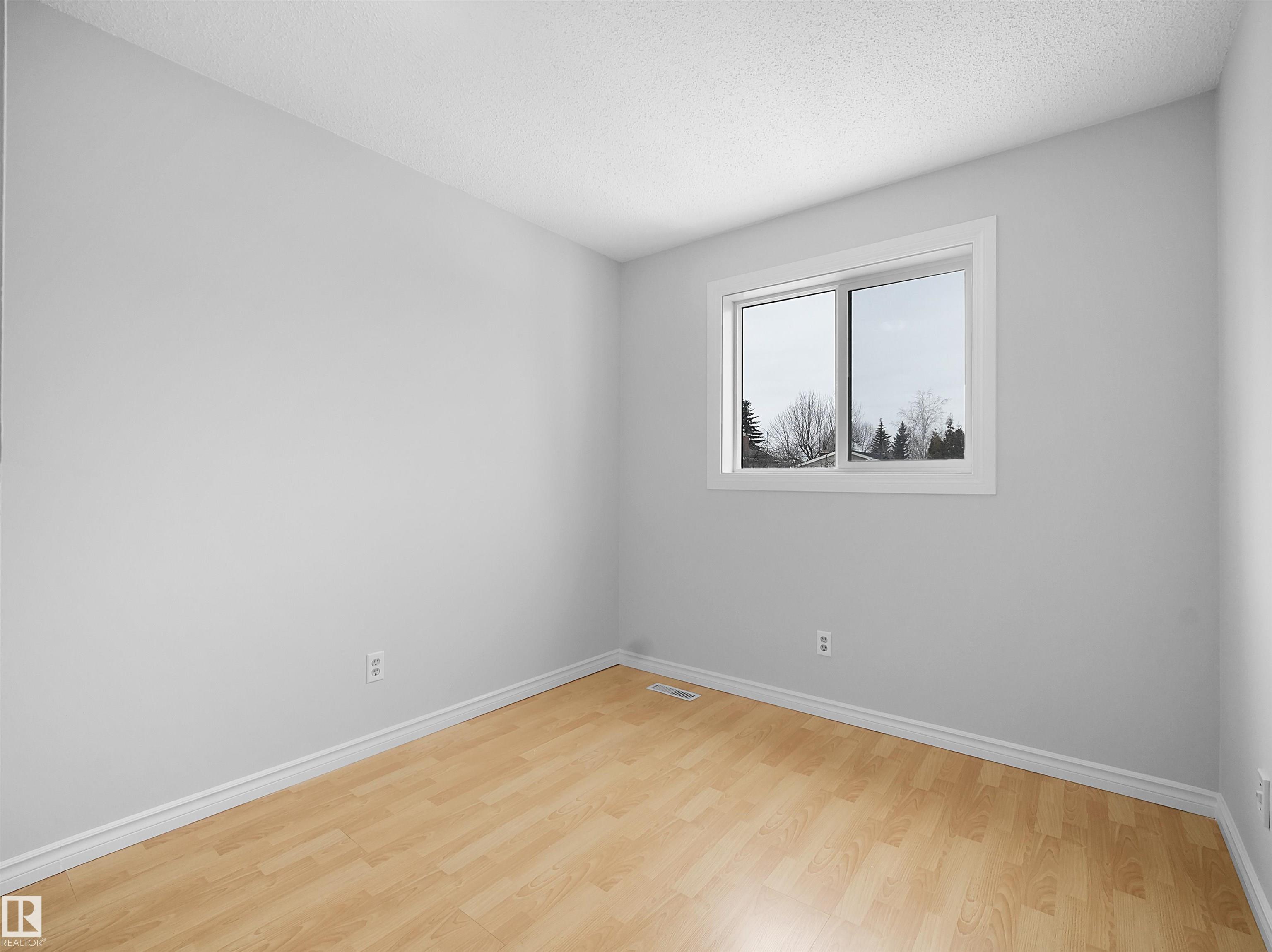 Photo 13 at 59 Woodvale Village NW, Greenview, Edmonton