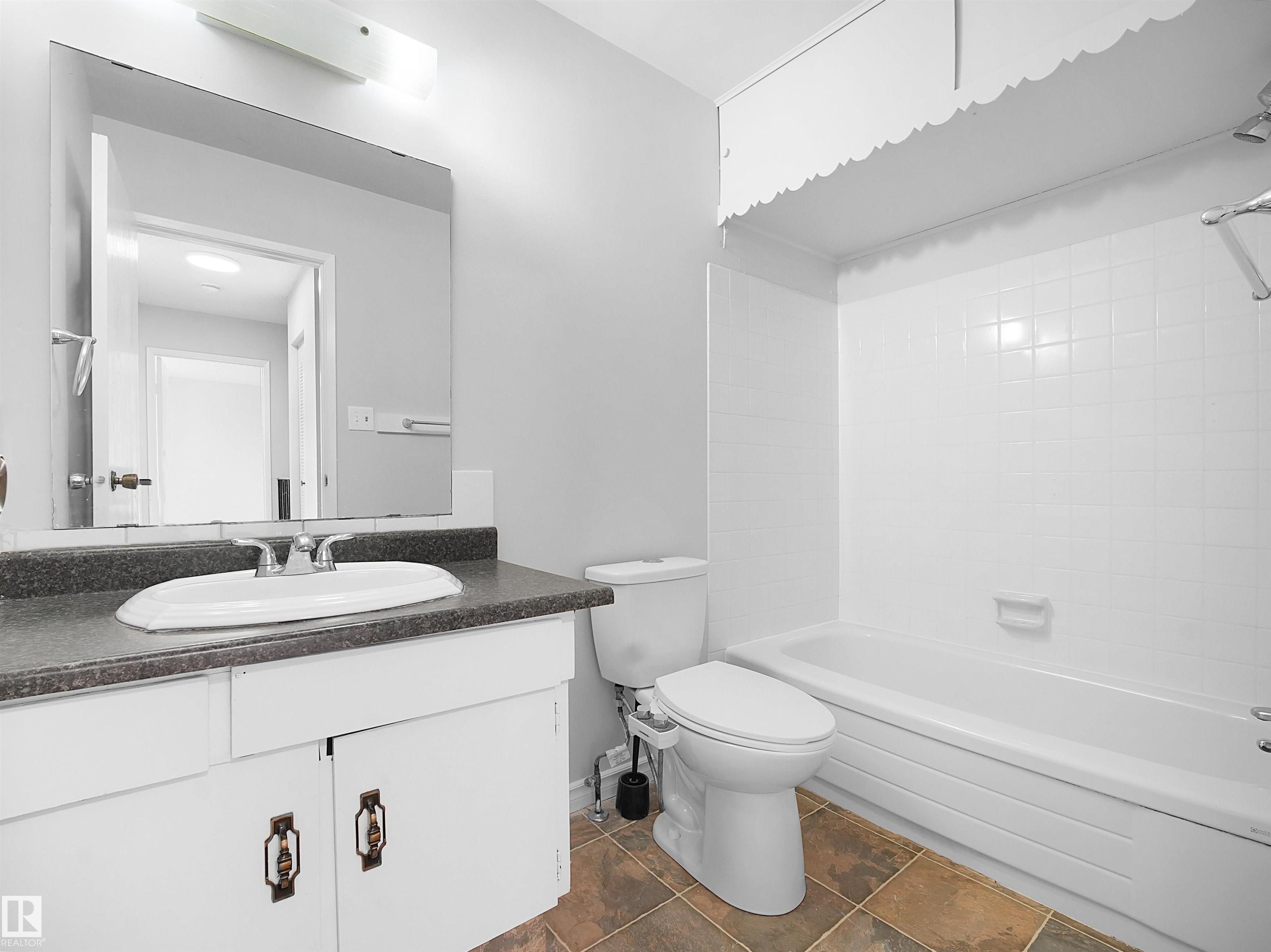 Photo 17 at 59 Woodvale Village NW, Greenview, Edmonton