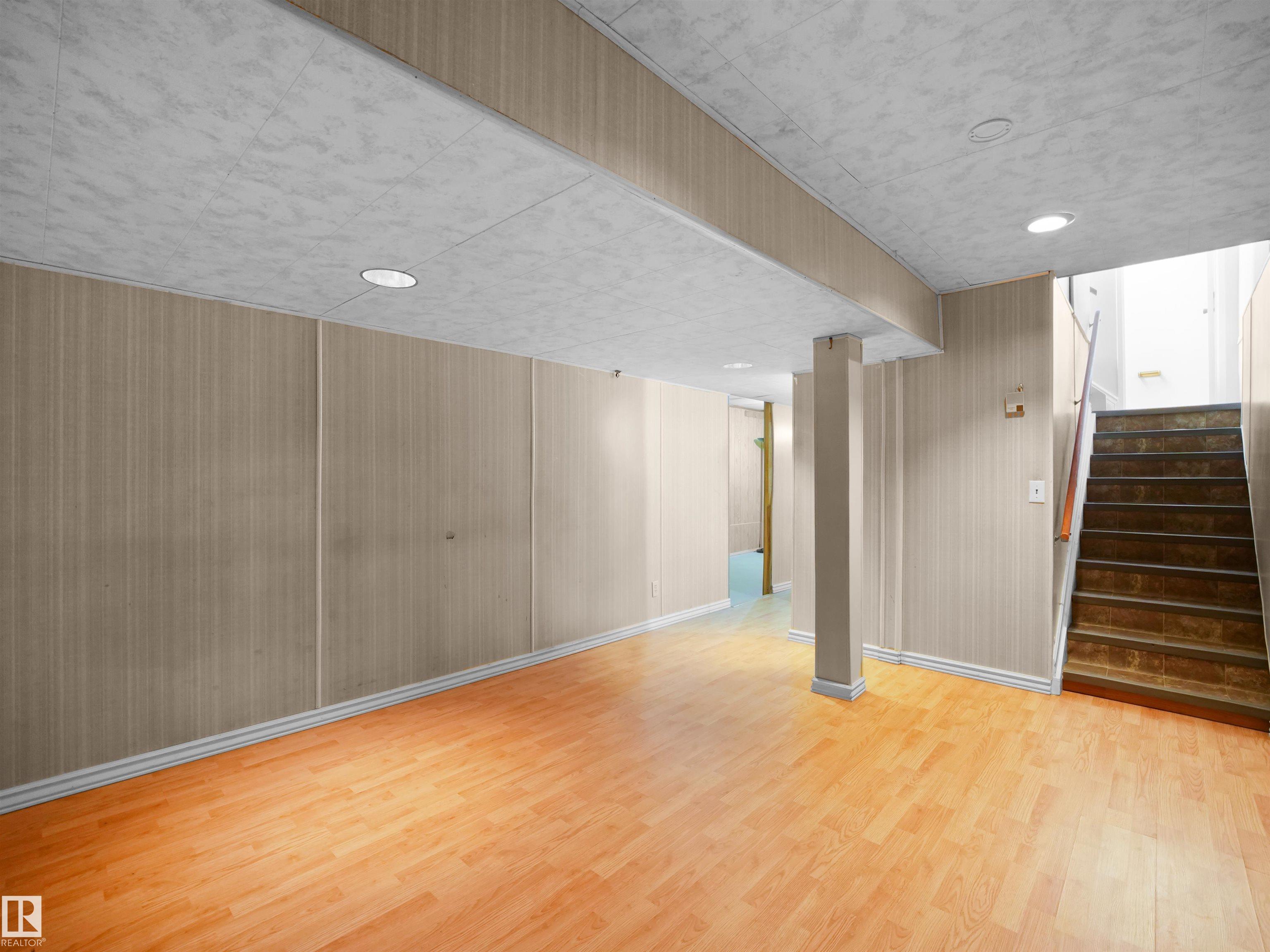 Photo 18 at 59 Woodvale Village NW, Greenview, Edmonton