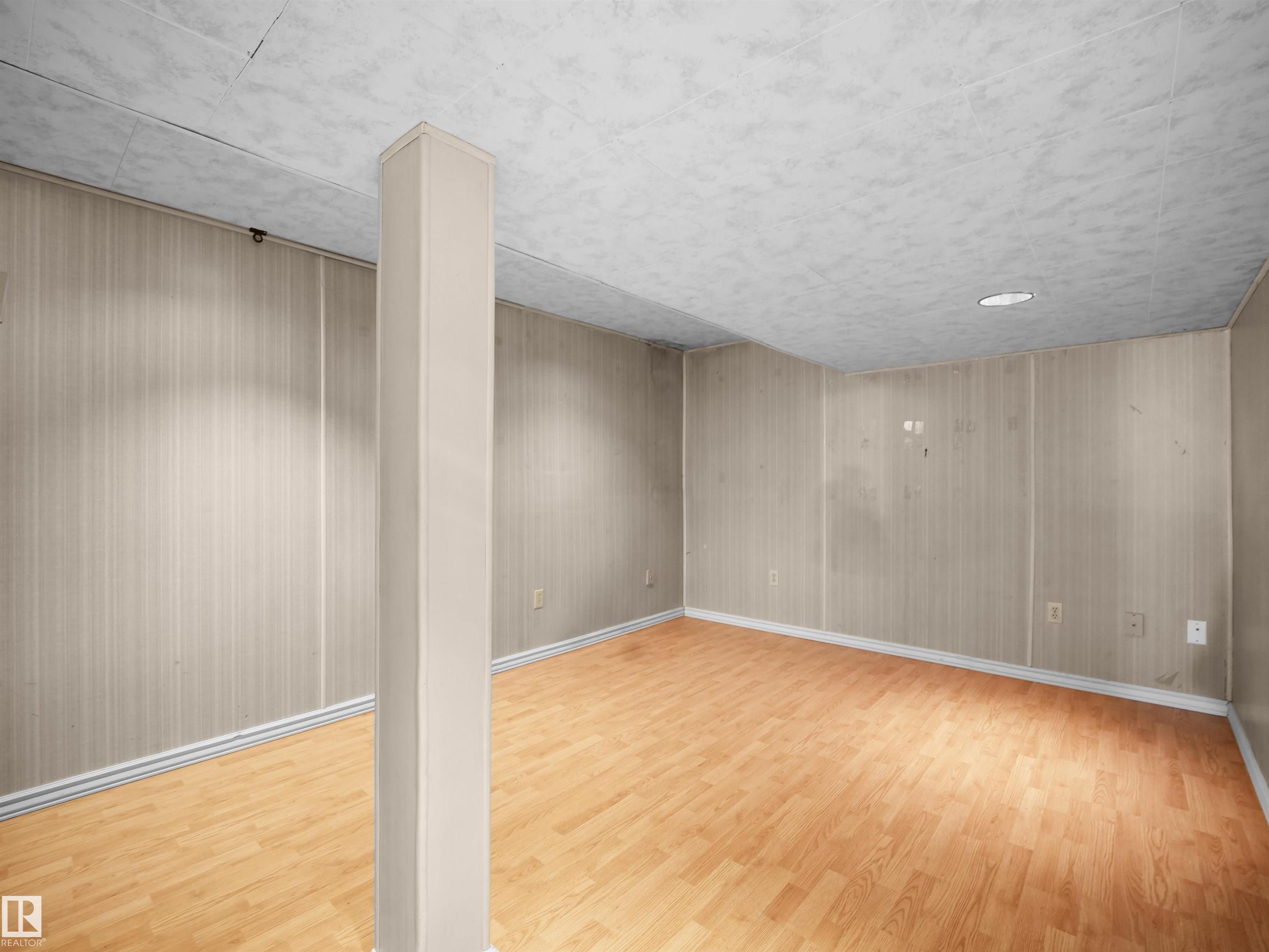 Photo 19 at 59 Woodvale Village NW, Greenview, Edmonton