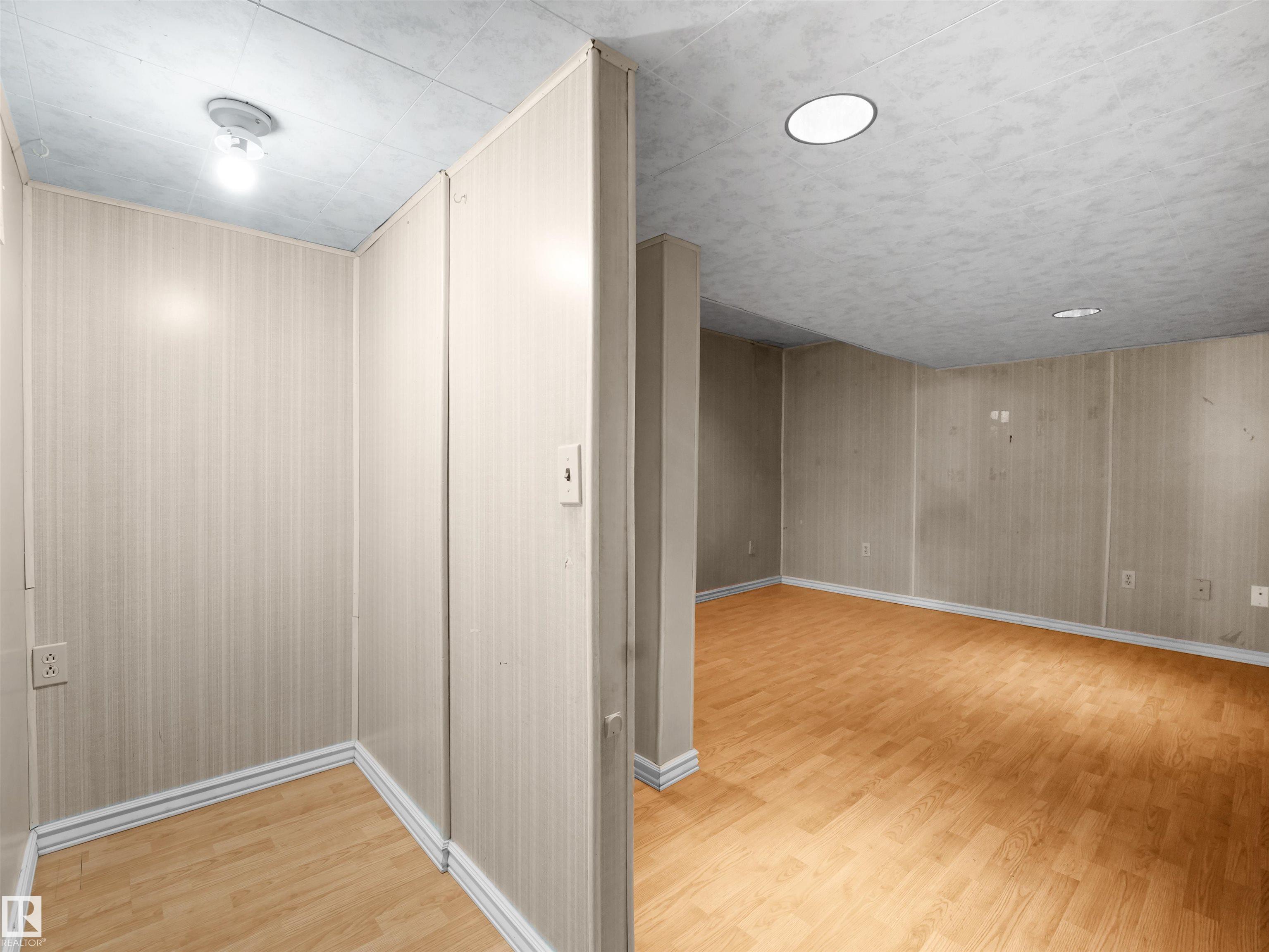 Photo 20 at 59 Woodvale Village NW, Greenview, Edmonton