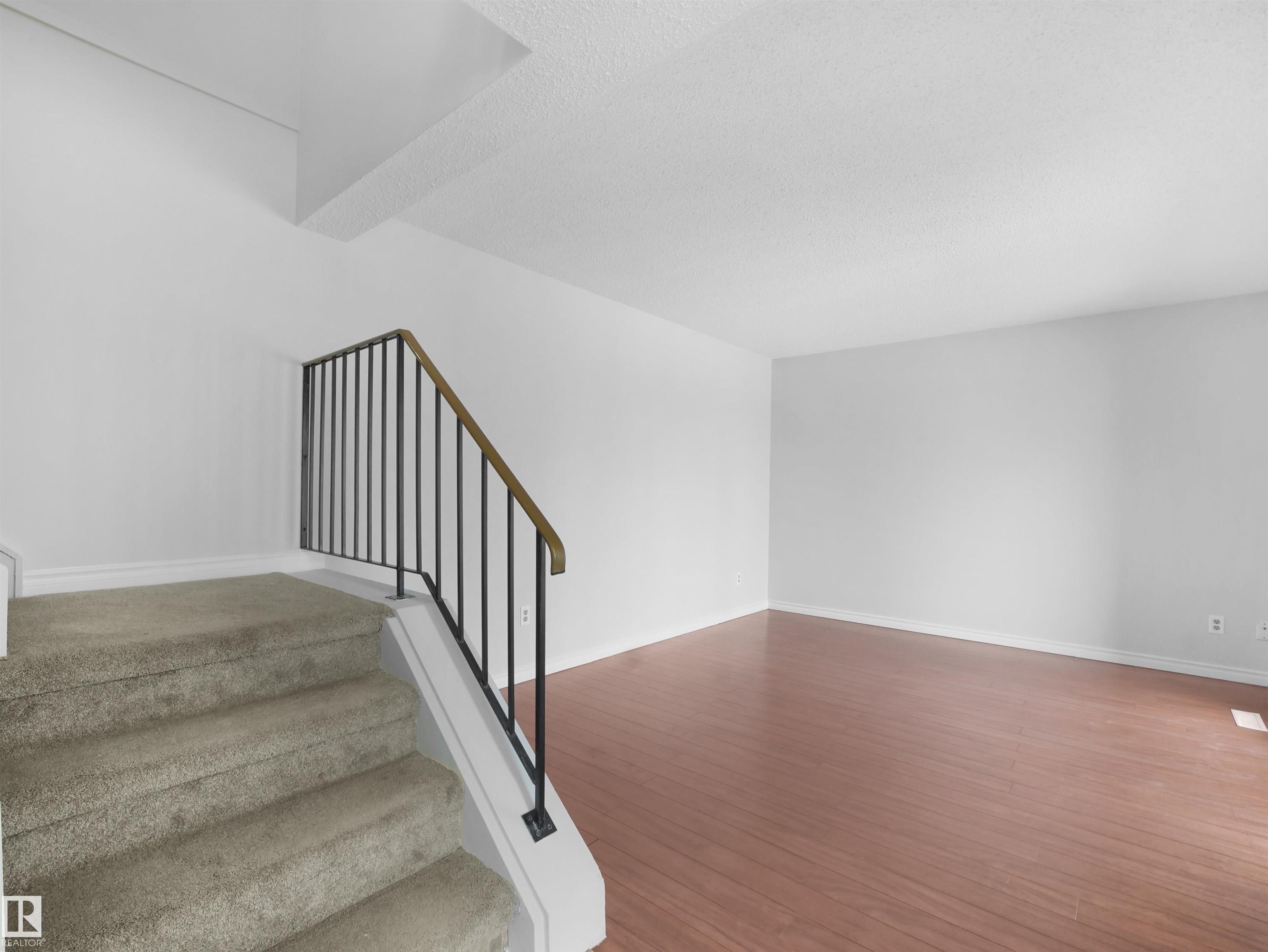 Photo 8 at 59 Woodvale Village NW, Greenview, Edmonton