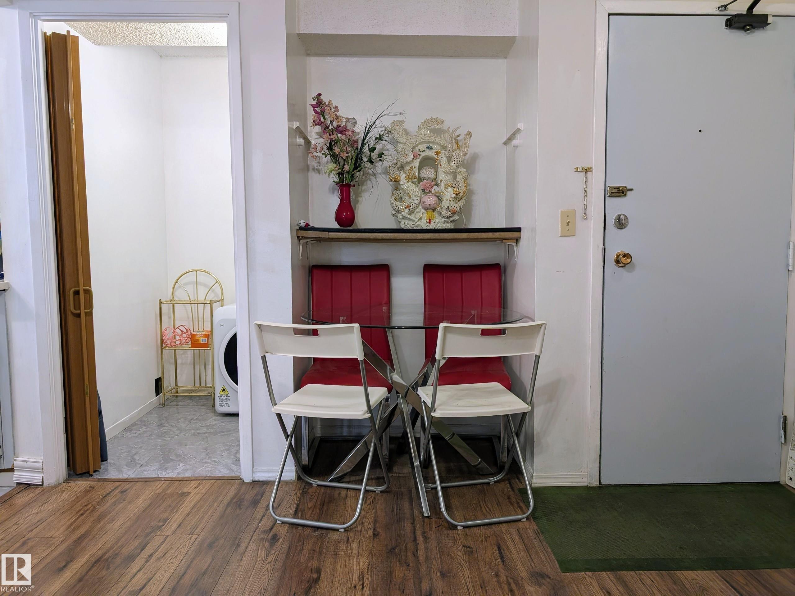 Photo 6 at 208 - 9917 110 Street NW, Wîhkwêntôwin, Edmonton