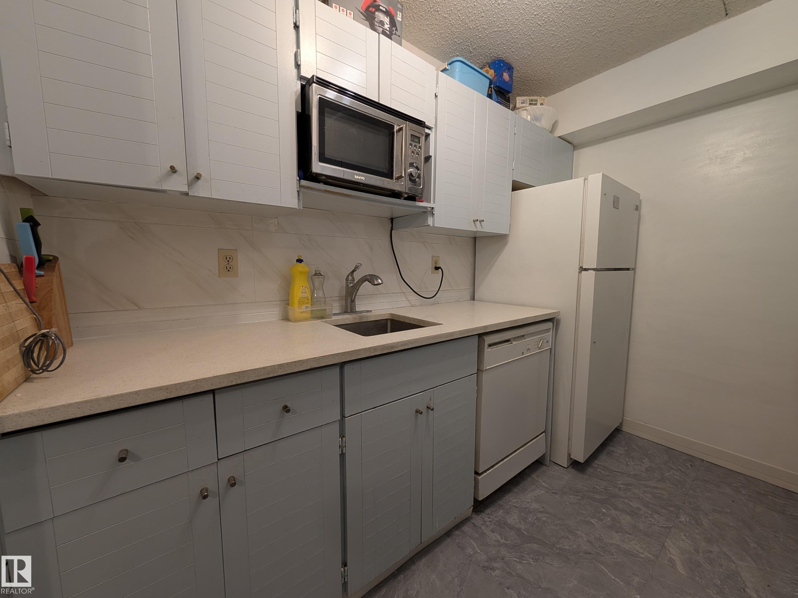 Photo 8 at 208 - 9917 110 Street NW, Wîhkwêntôwin, Edmonton