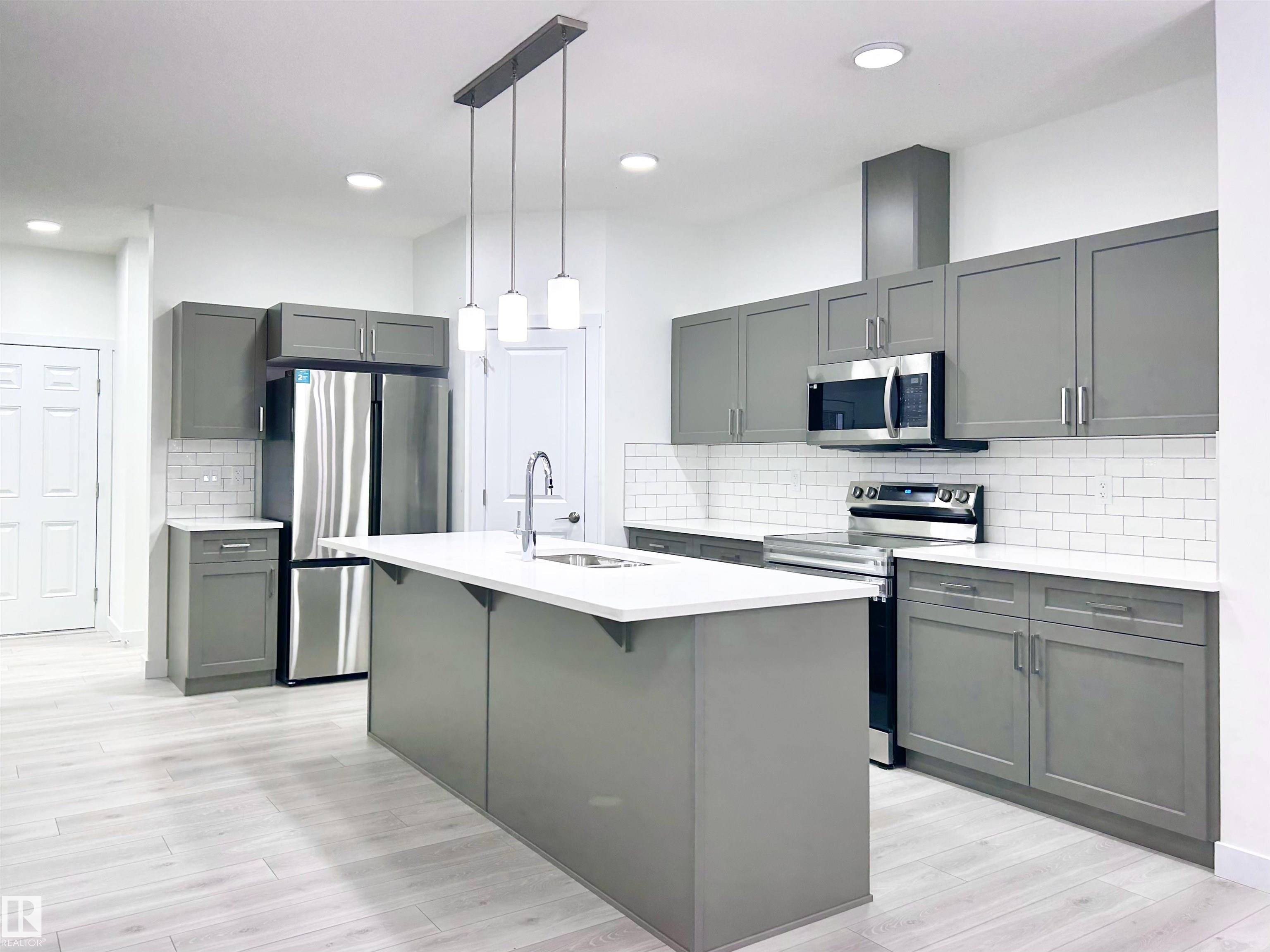 19704 29 Avenue NW, The Uplands, Edmonton