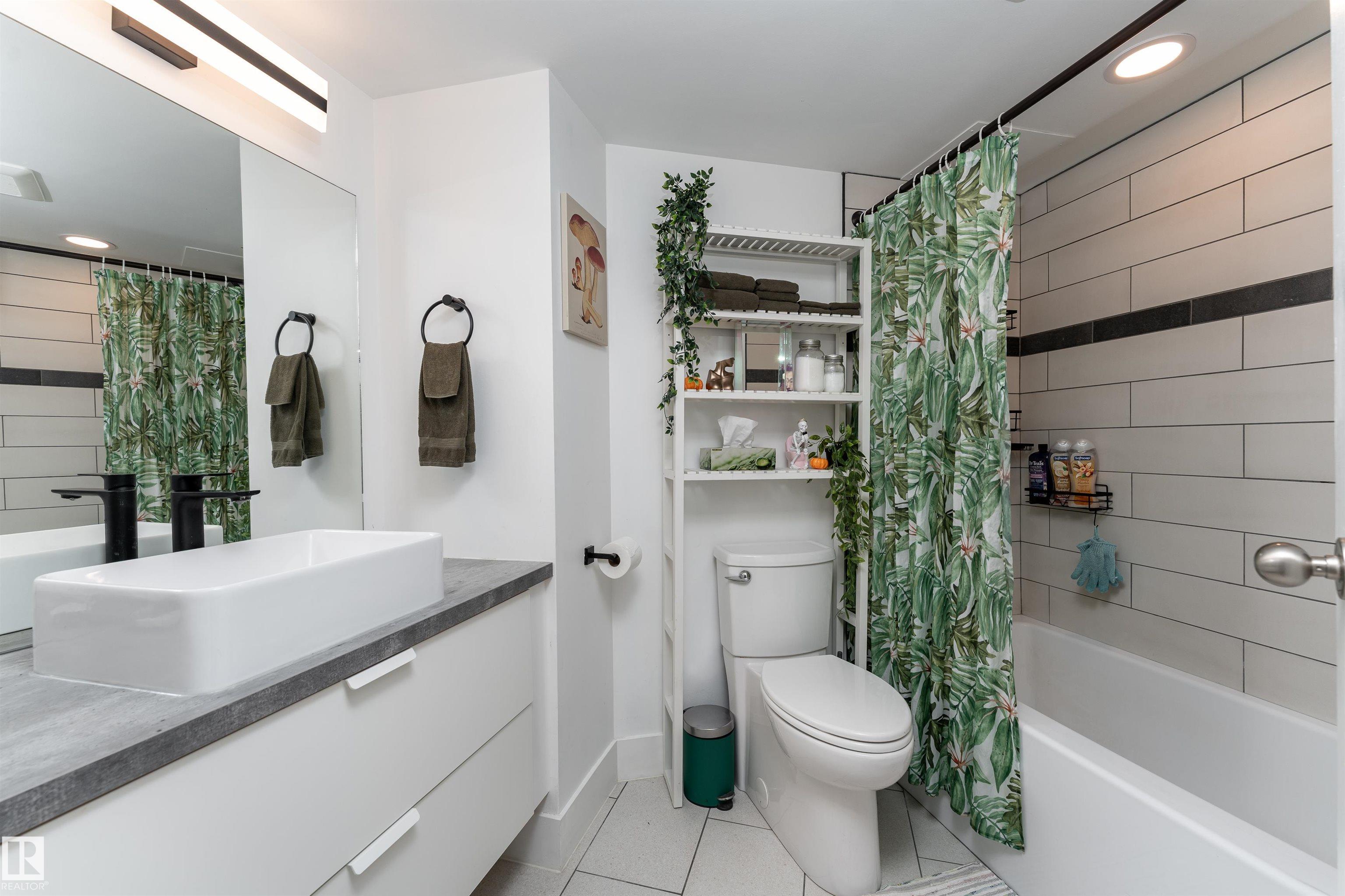 Photo 14 at 508 - 10045 117 Street NW, Wîhkwêntôwin, Edmonton