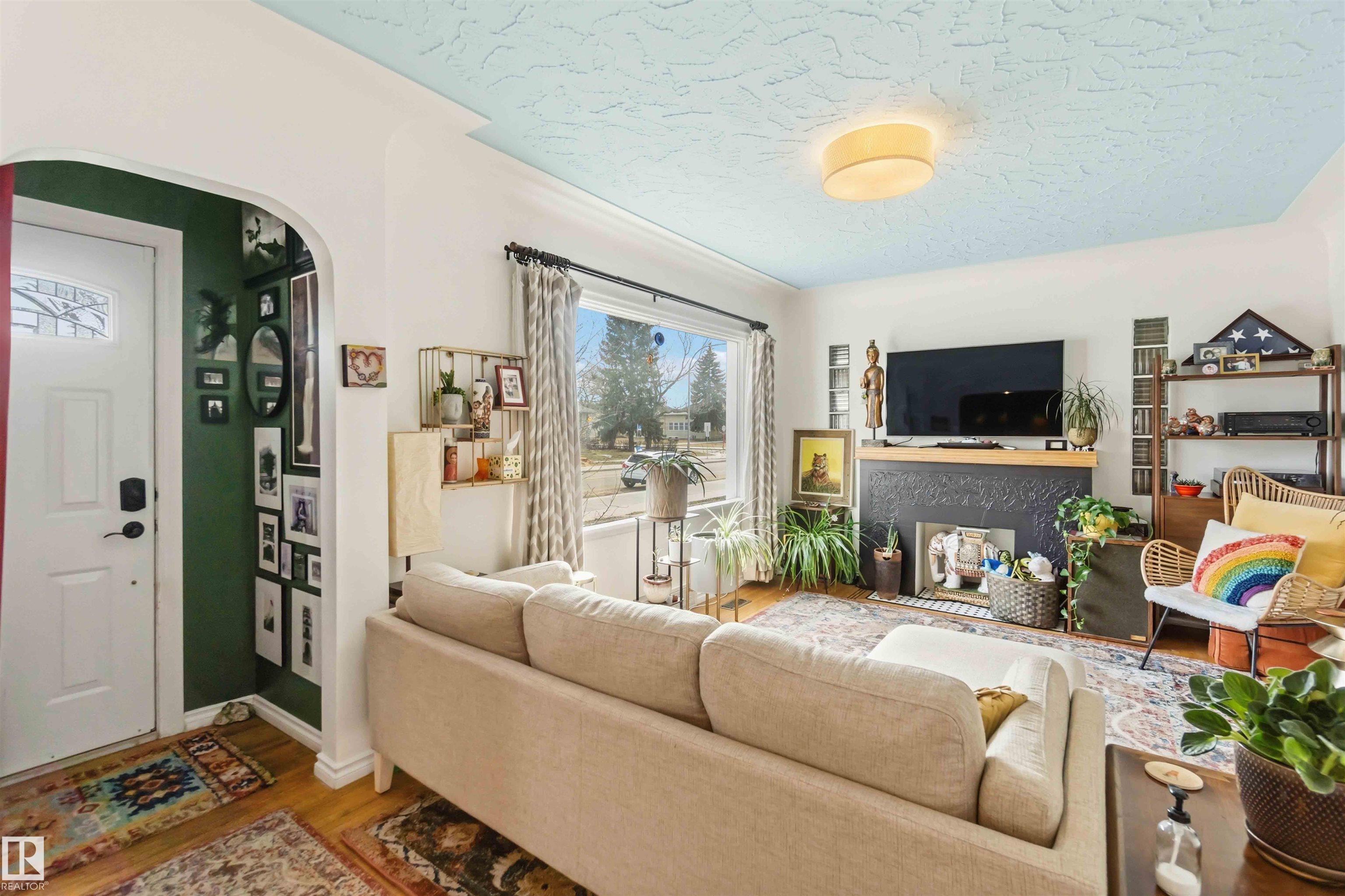 Picture for 6036 106 ST NW