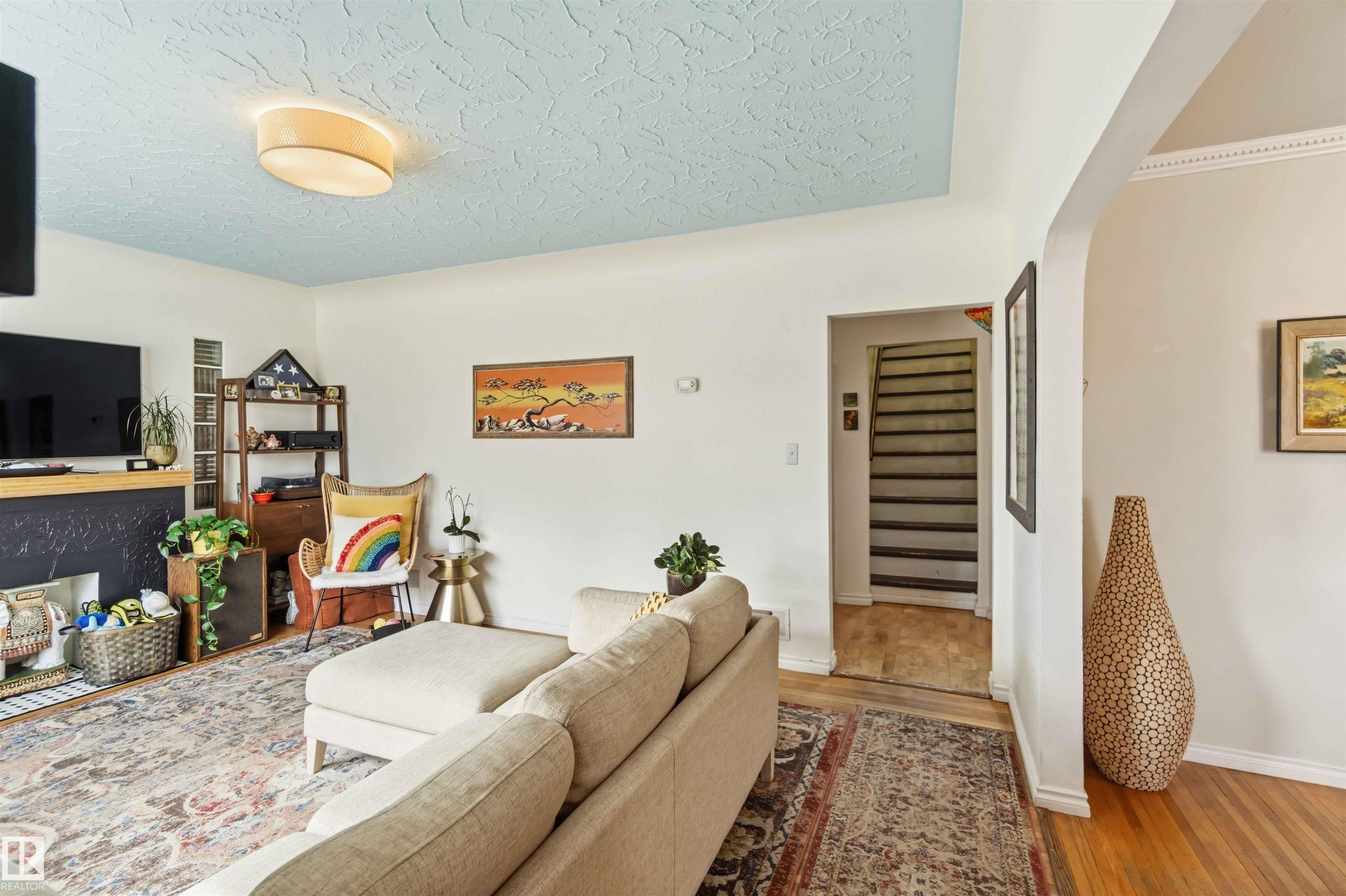 Picture for 6036 106 ST NW