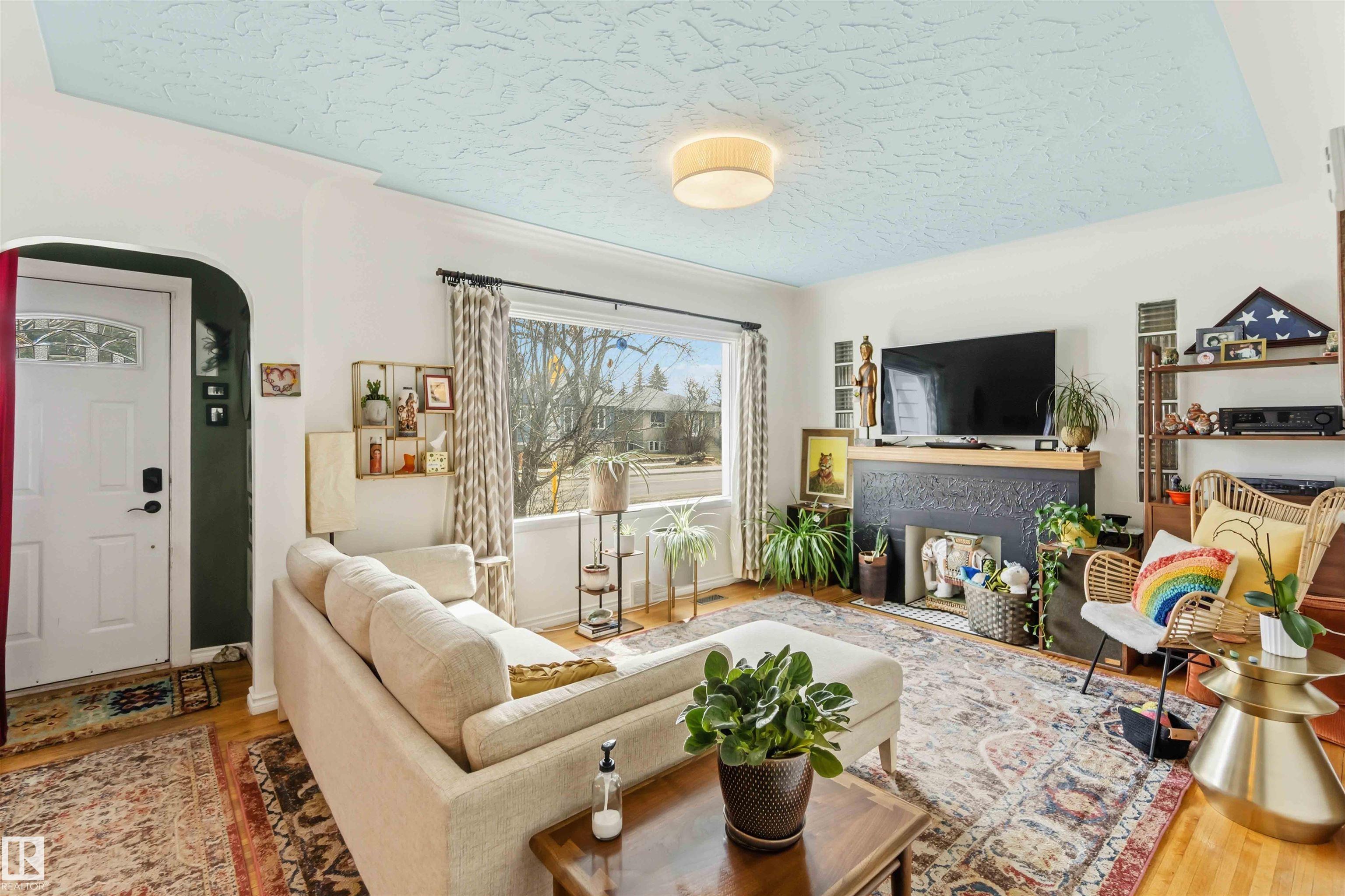 Picture for 6036 106 ST NW