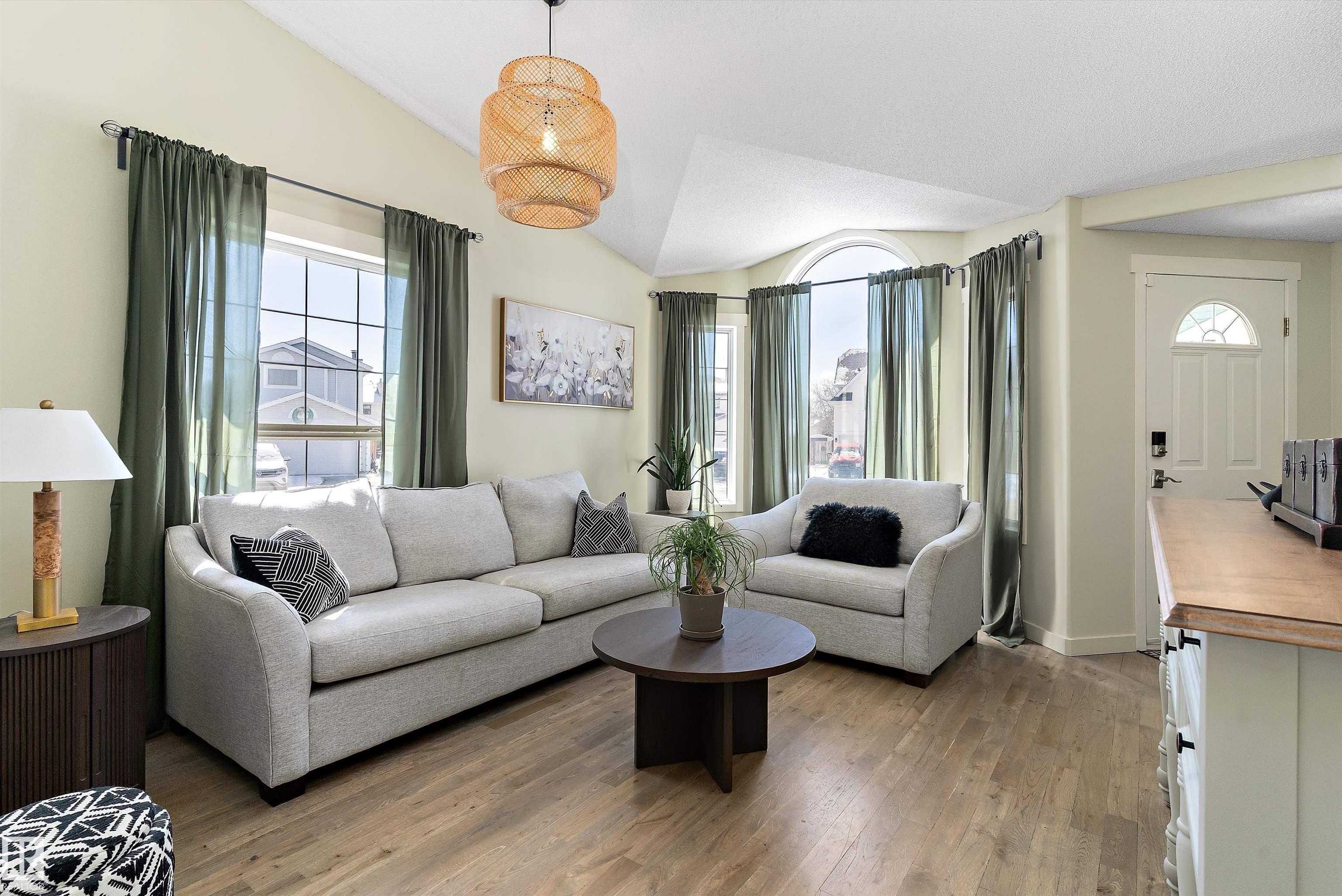 84 Delage Crescent, Deer Ridge, St. Albert