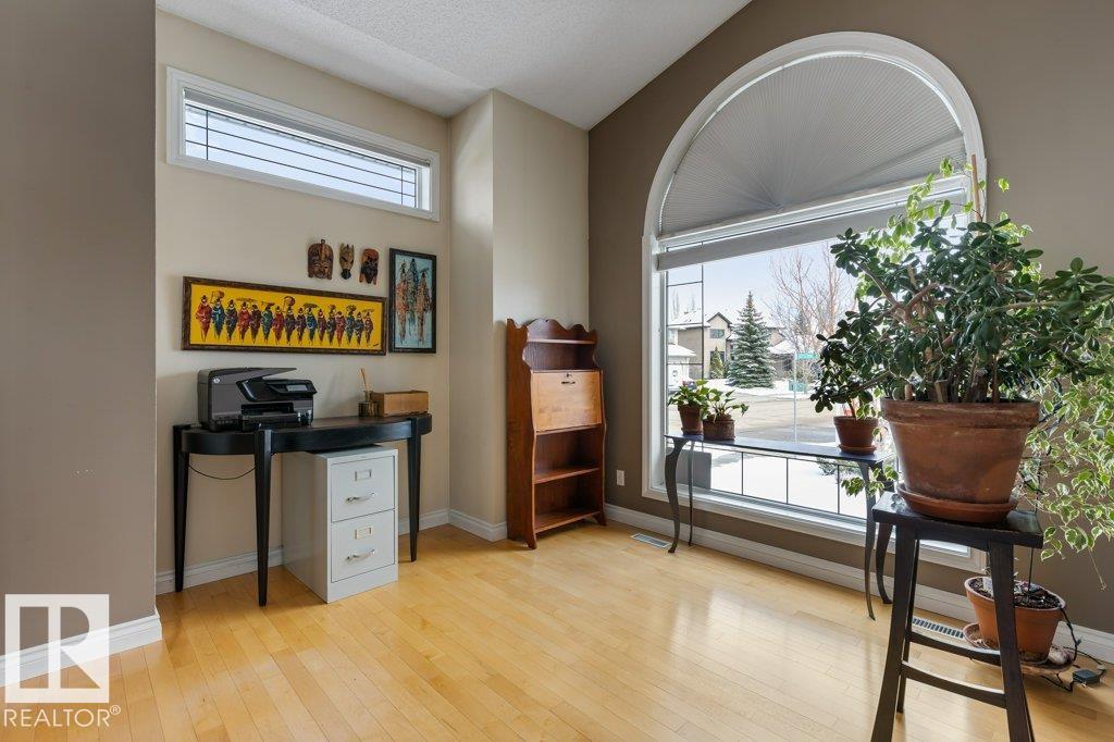 20 Keystone Crescent, Kingswood, St. Albert