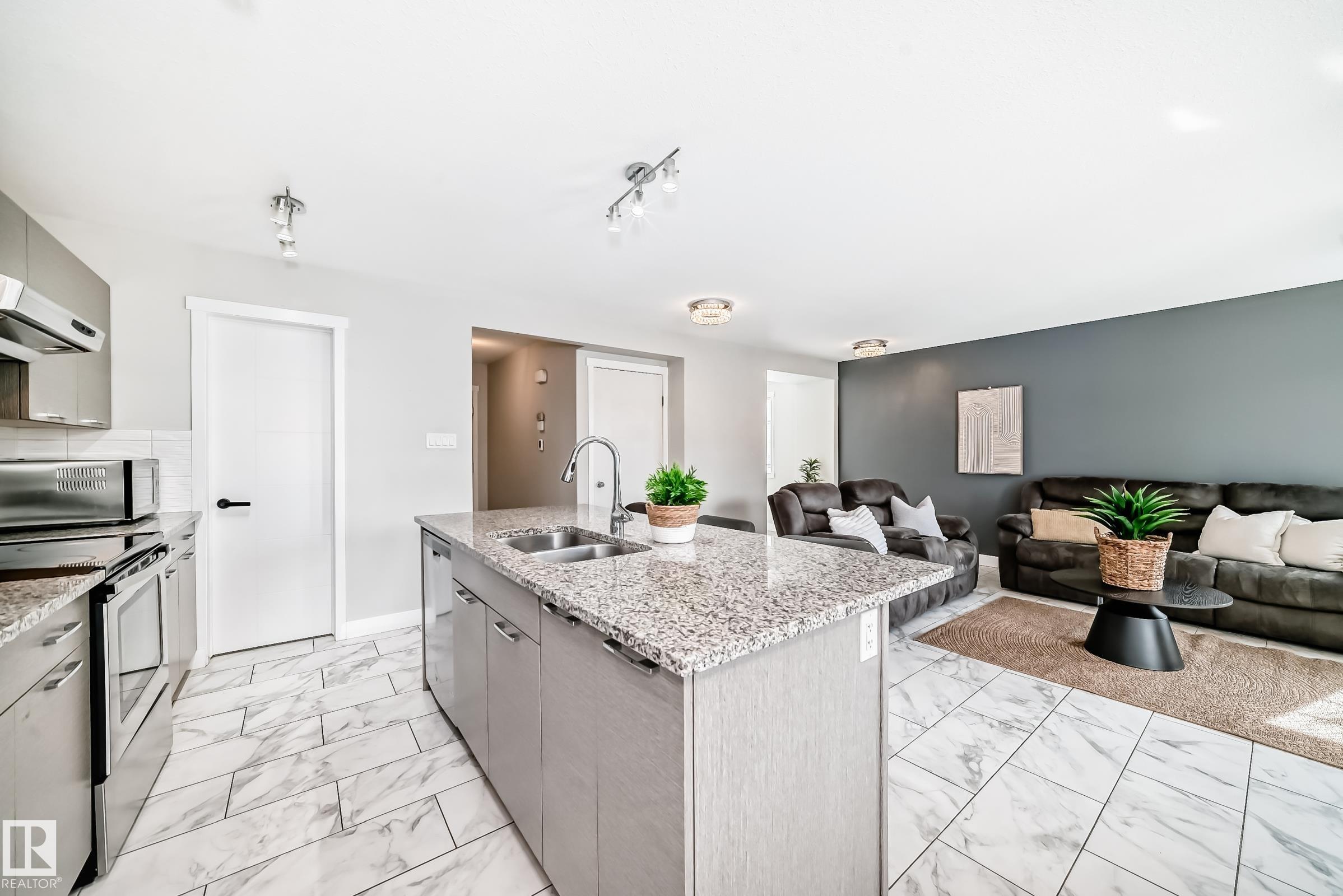 Photo 15 at 4404 6 Street NW, Maple Crest, Edmonton